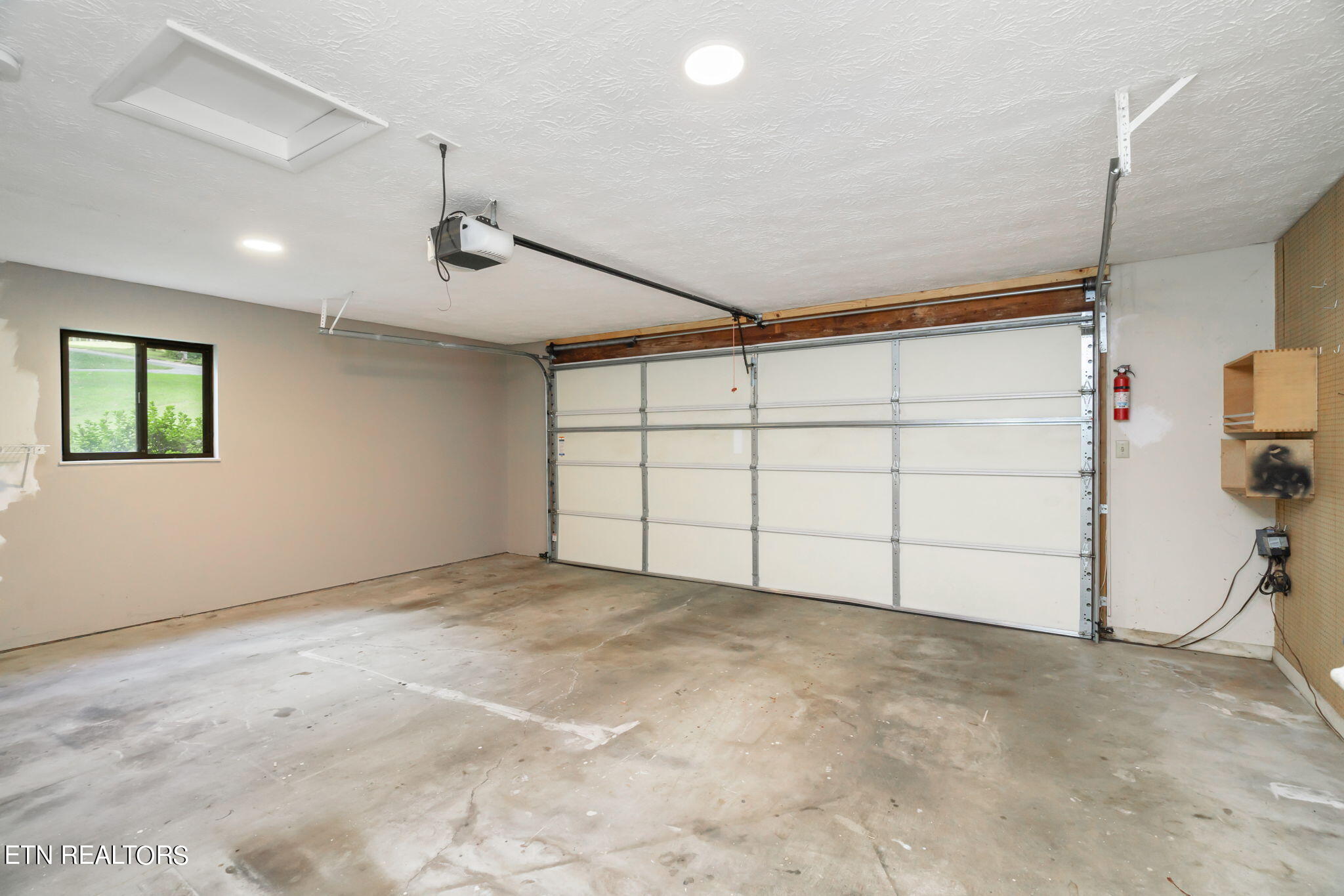 1101 Hickory Tr