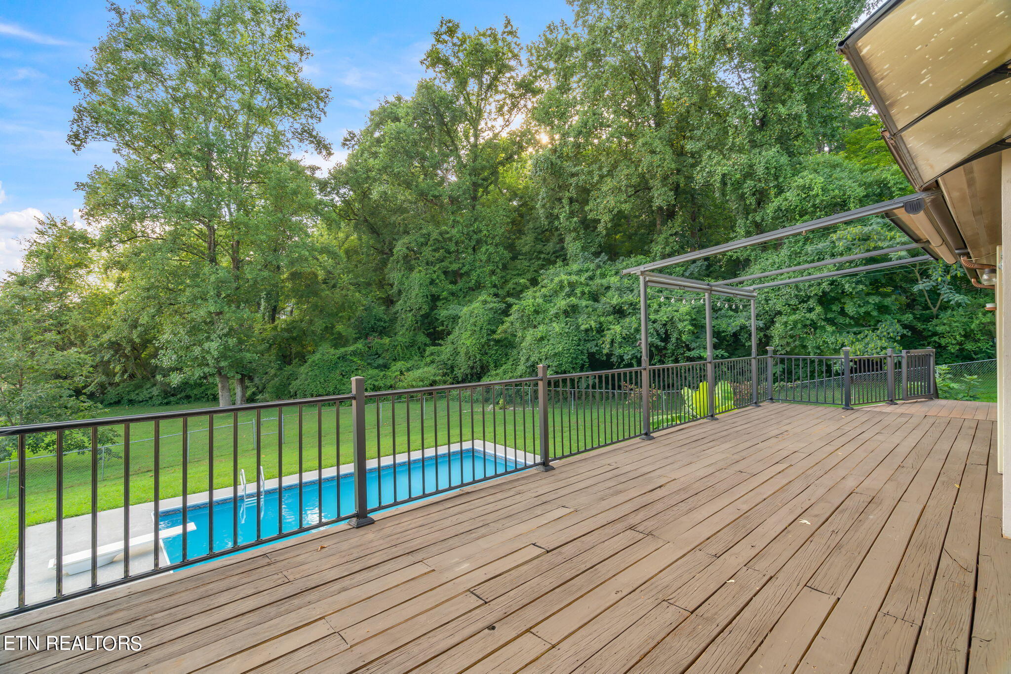 1101 Hickory Tr