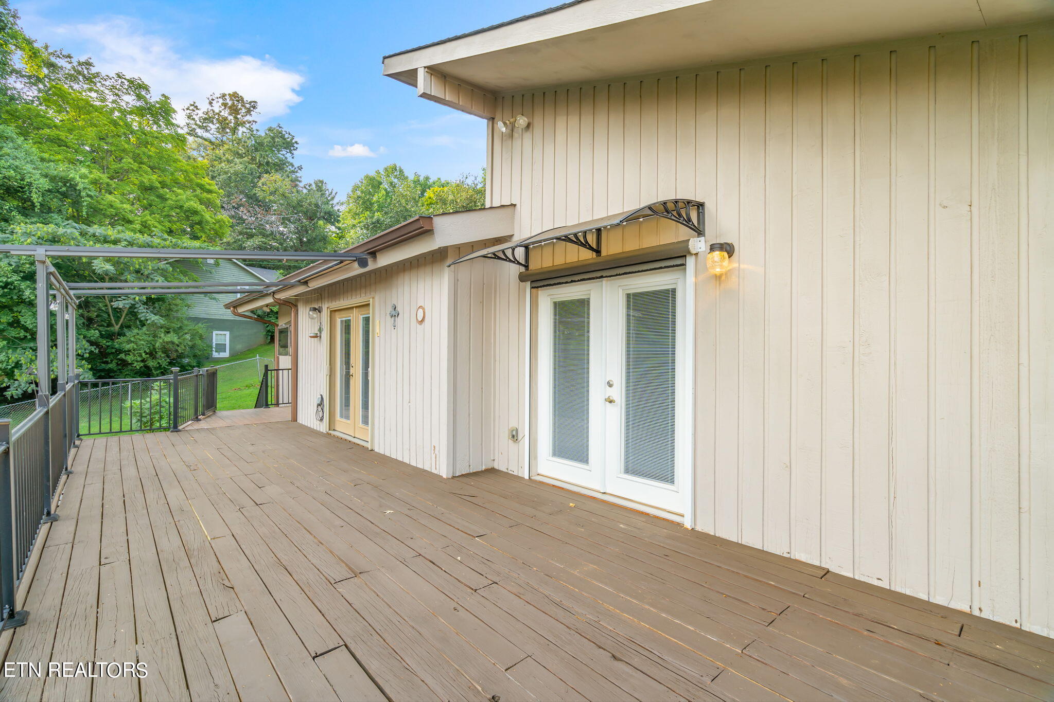 1101 Hickory Tr