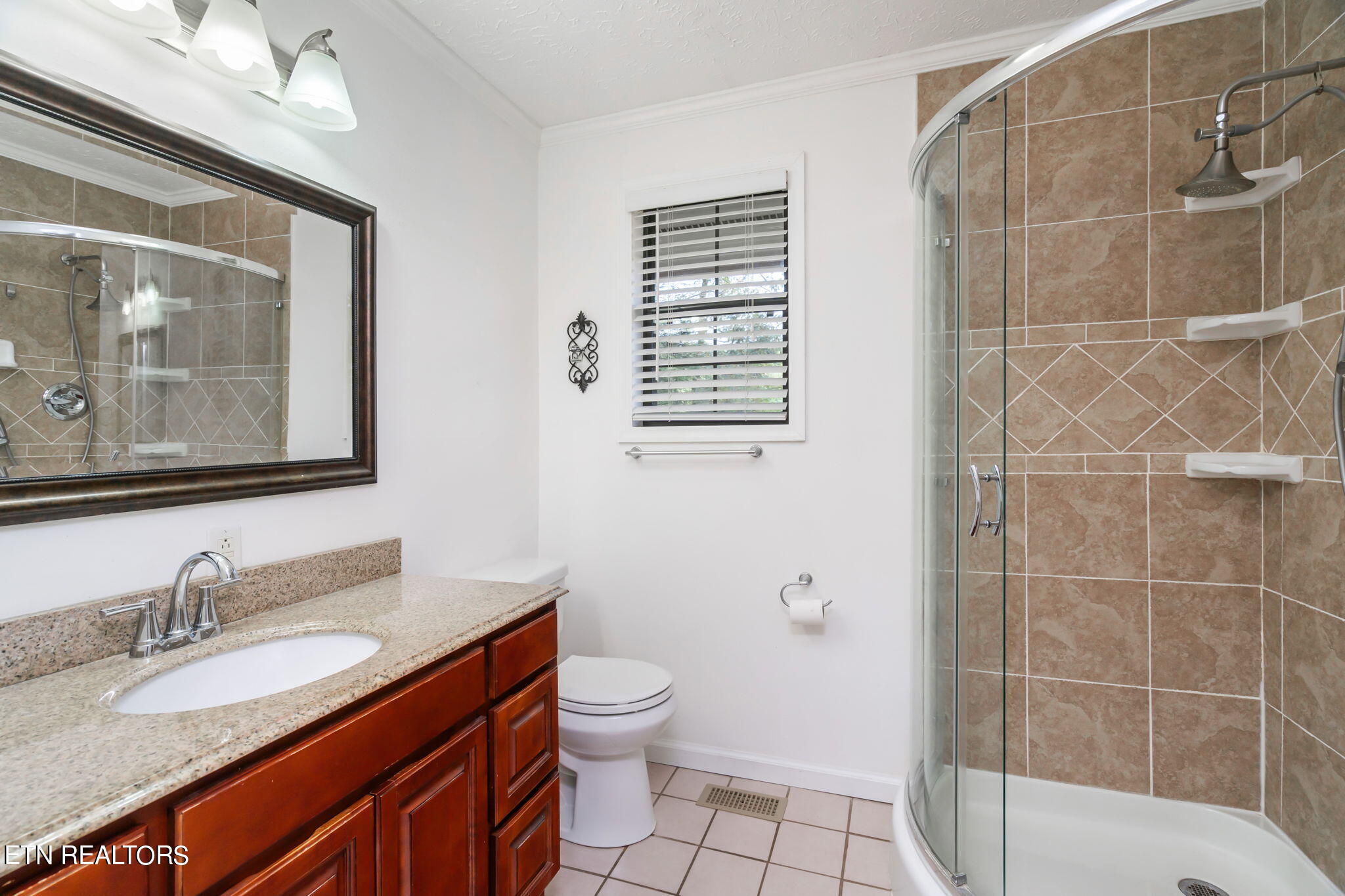 1101 Hickory Tr