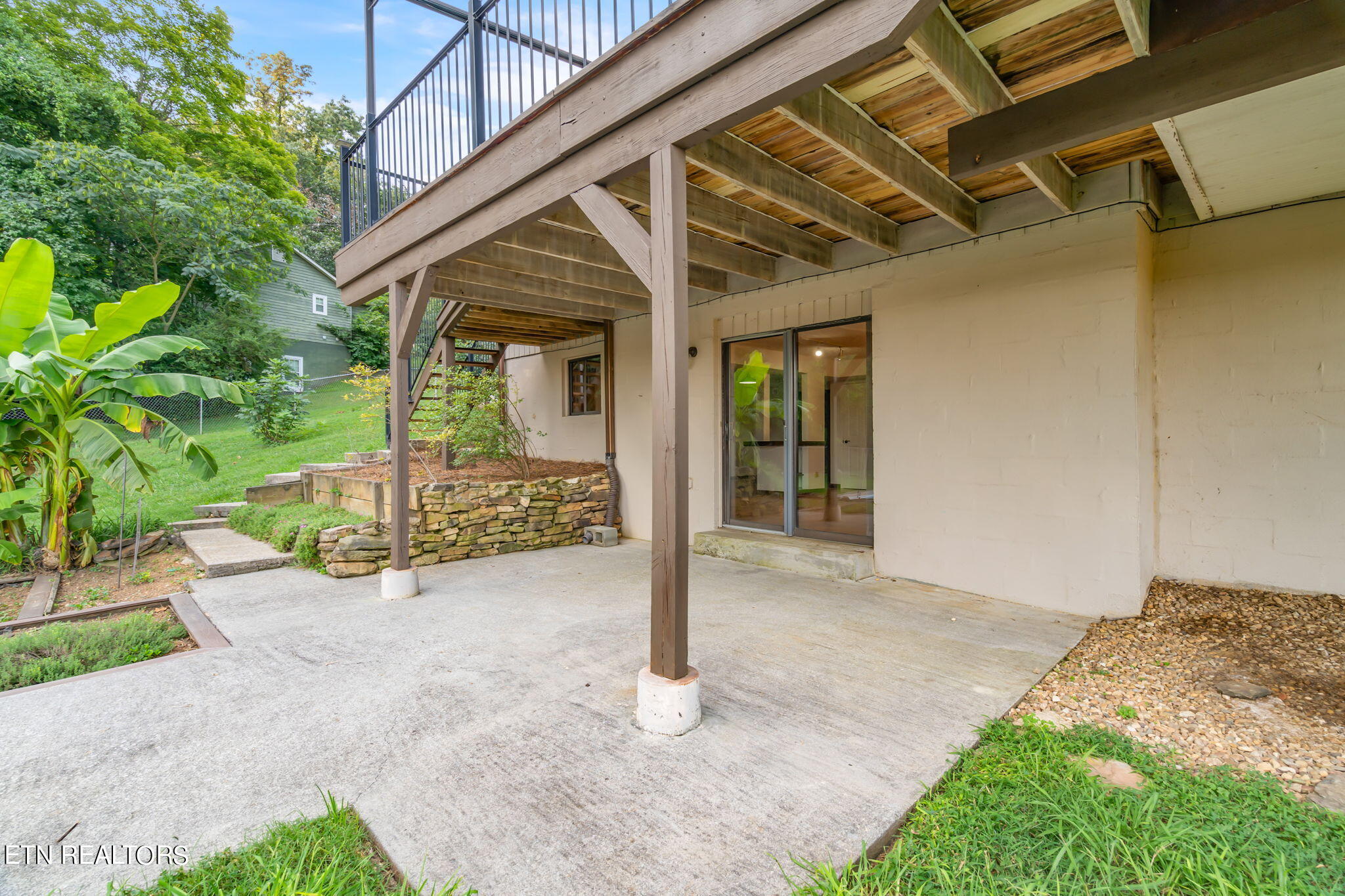 1101 Hickory Tr