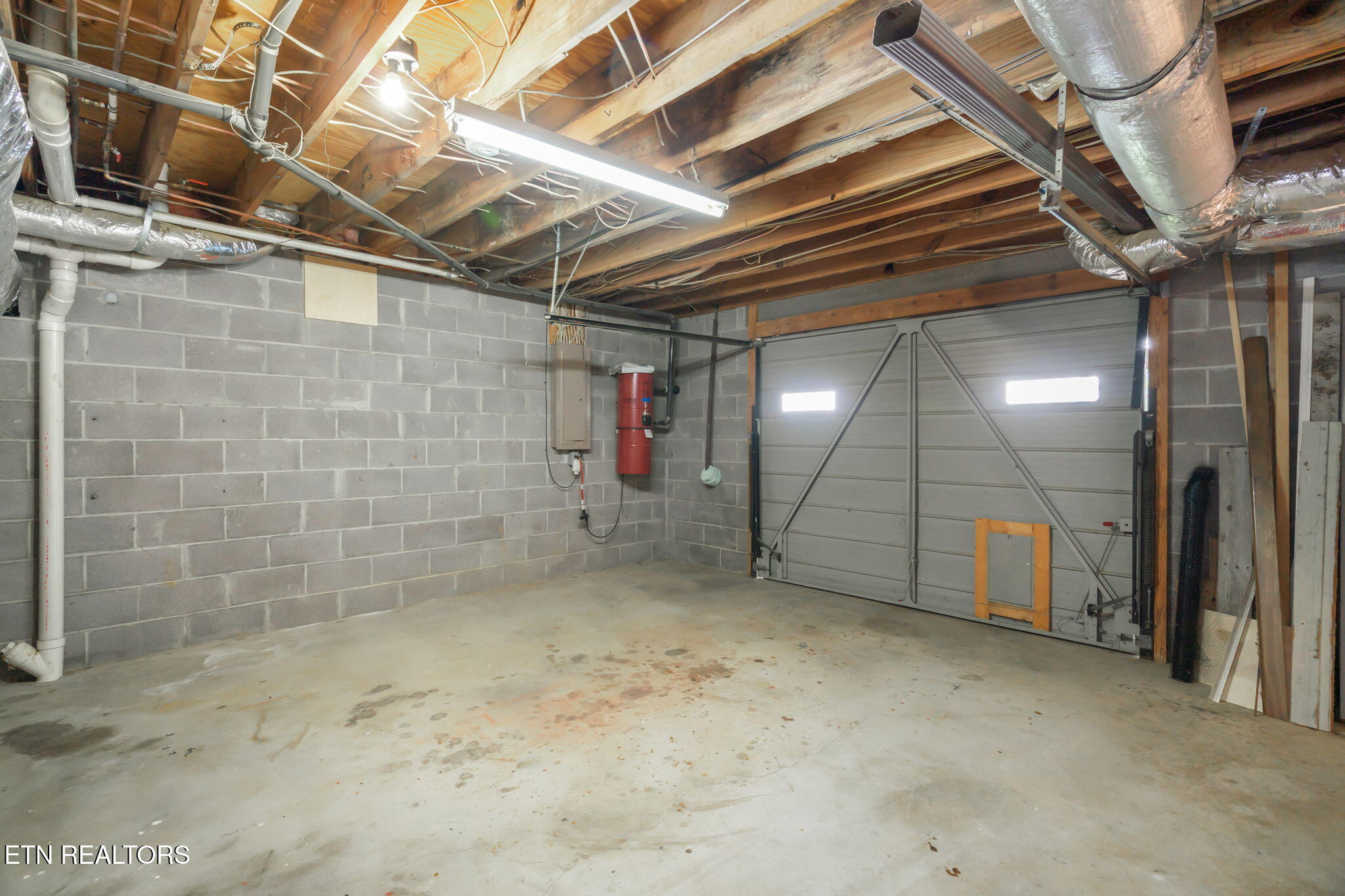 1101 Hickory Tr