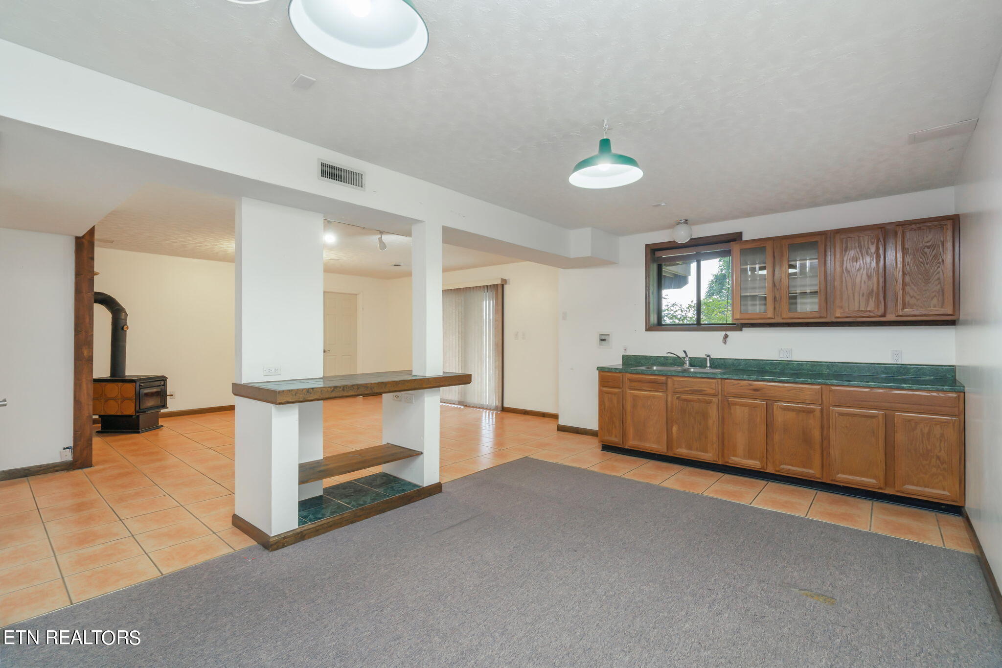 1101 Hickory Tr