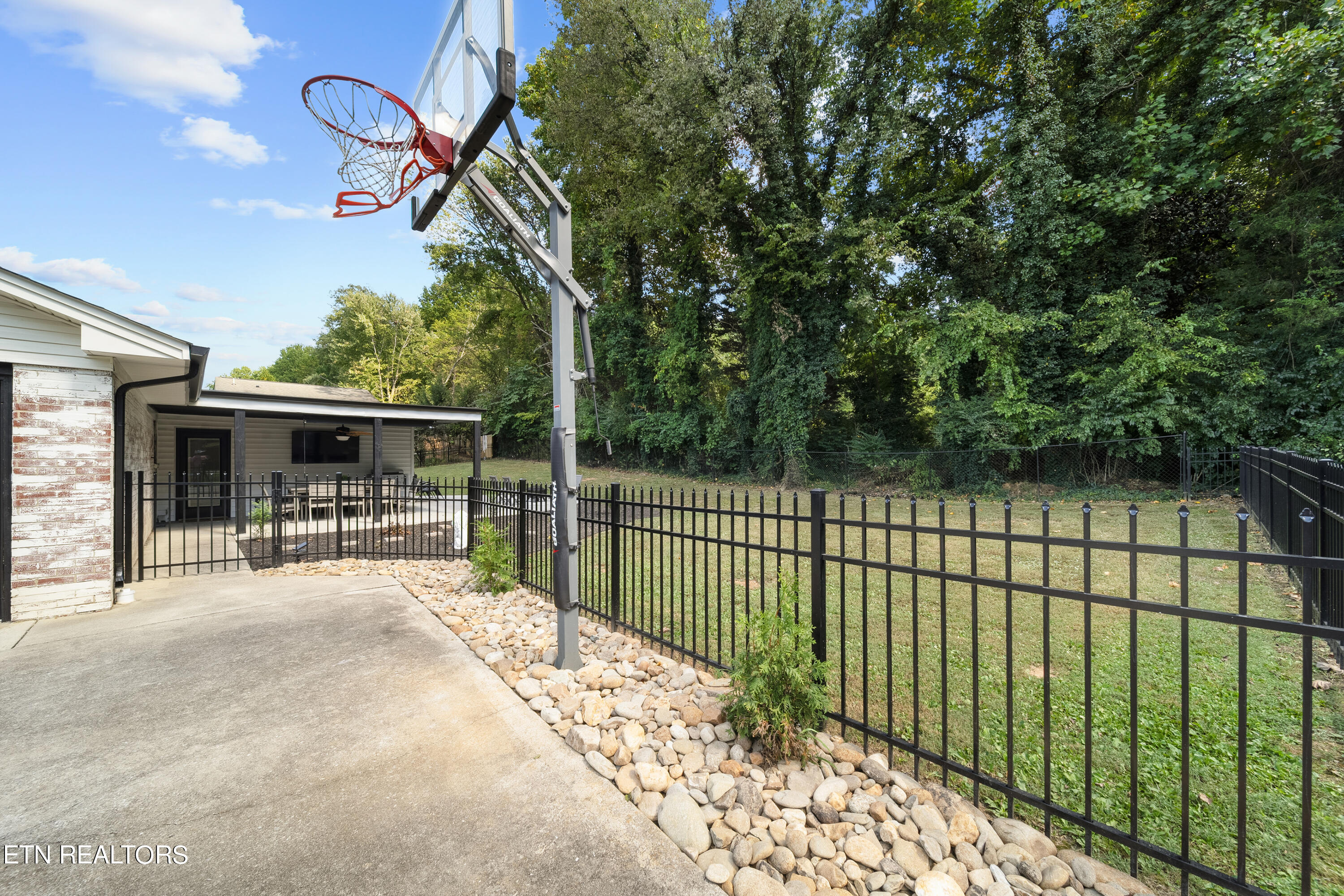 10600 Pinedale Drive