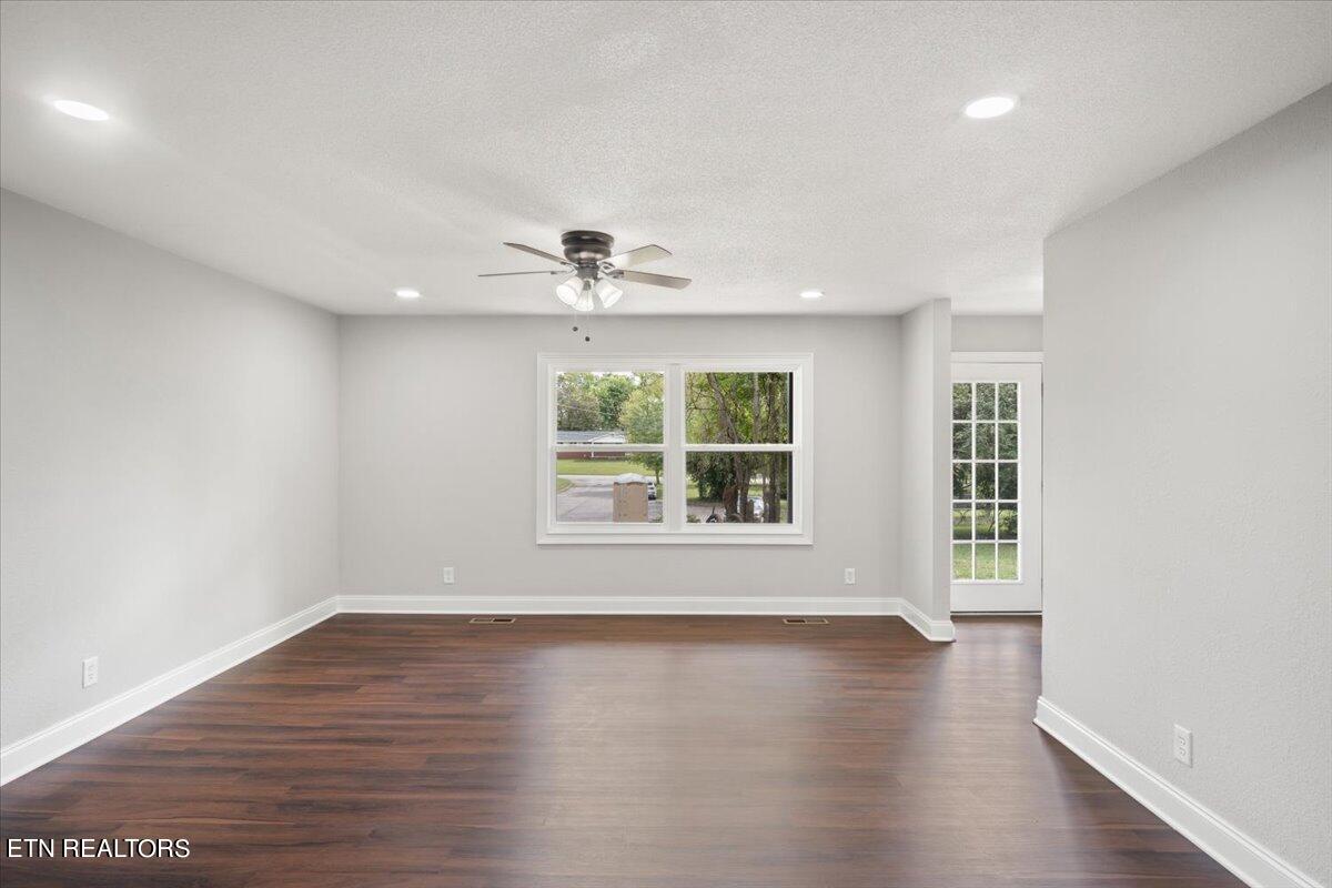 4613 NW Hickory View Circle