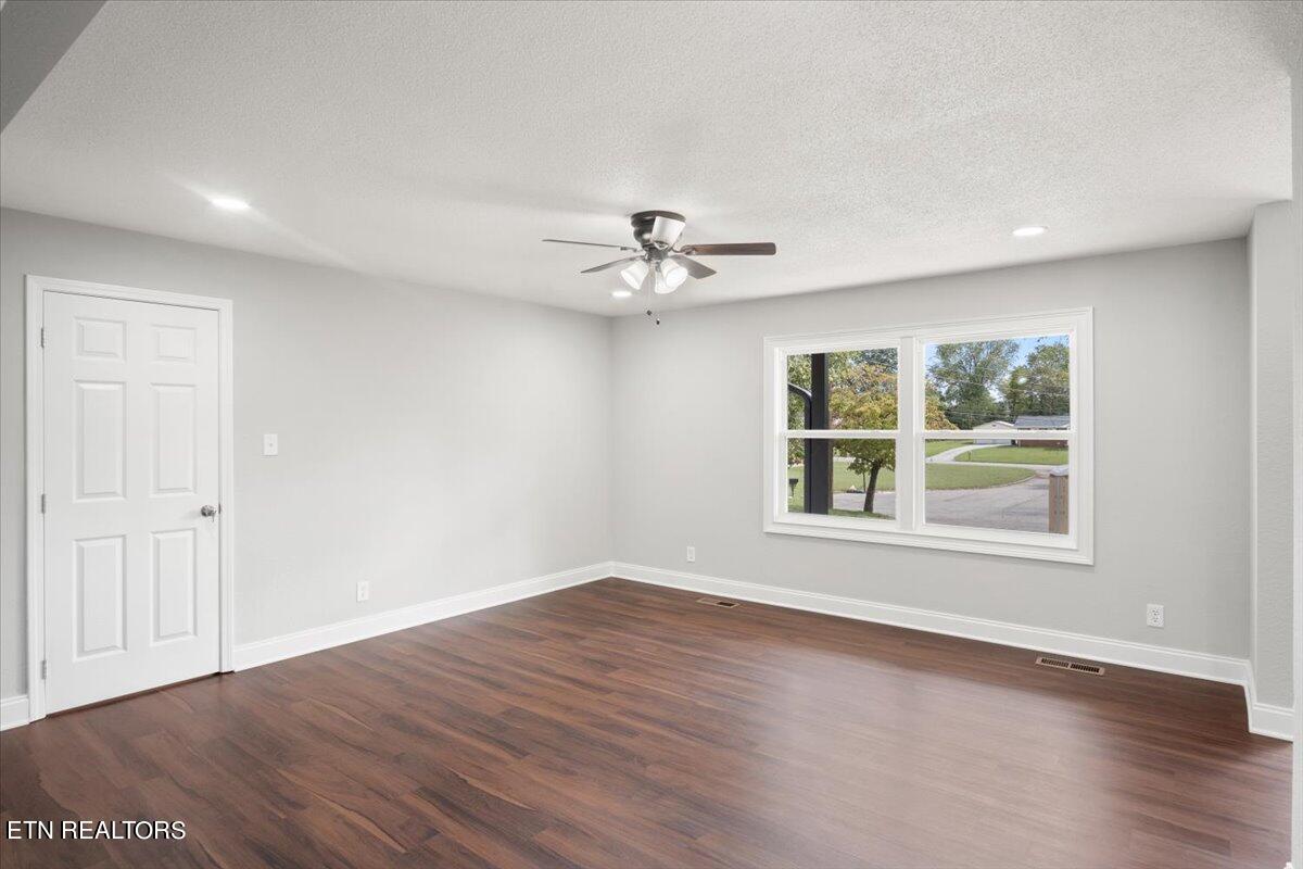 4613 NW Hickory View Circle