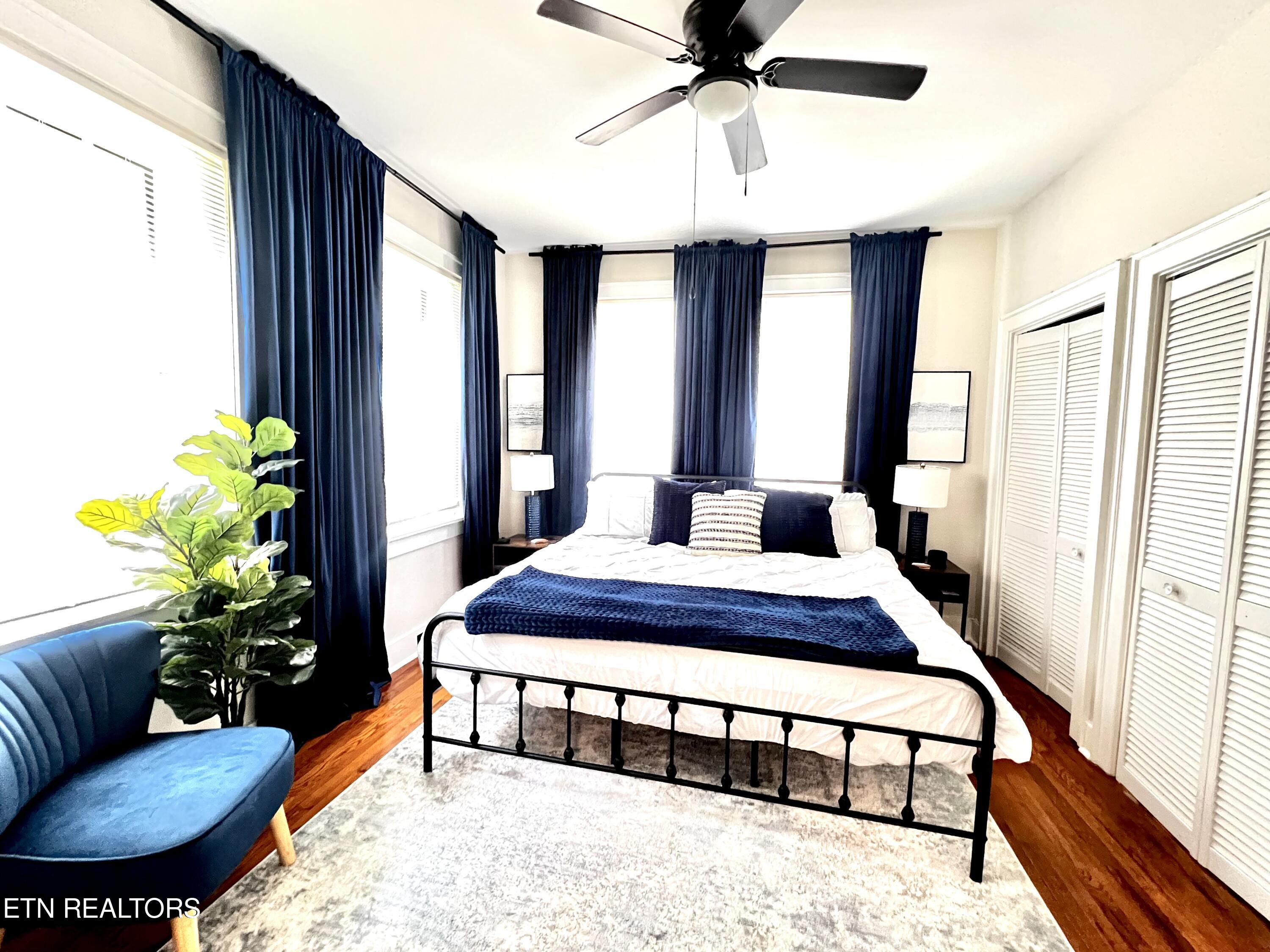 201 W Fifth Ave, 4