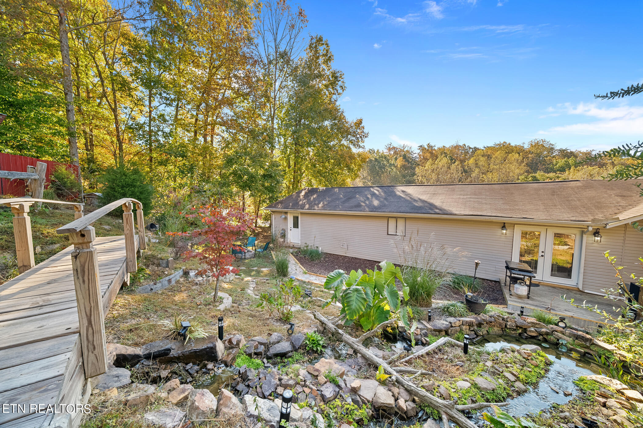 257 N Dark Hollow Rd