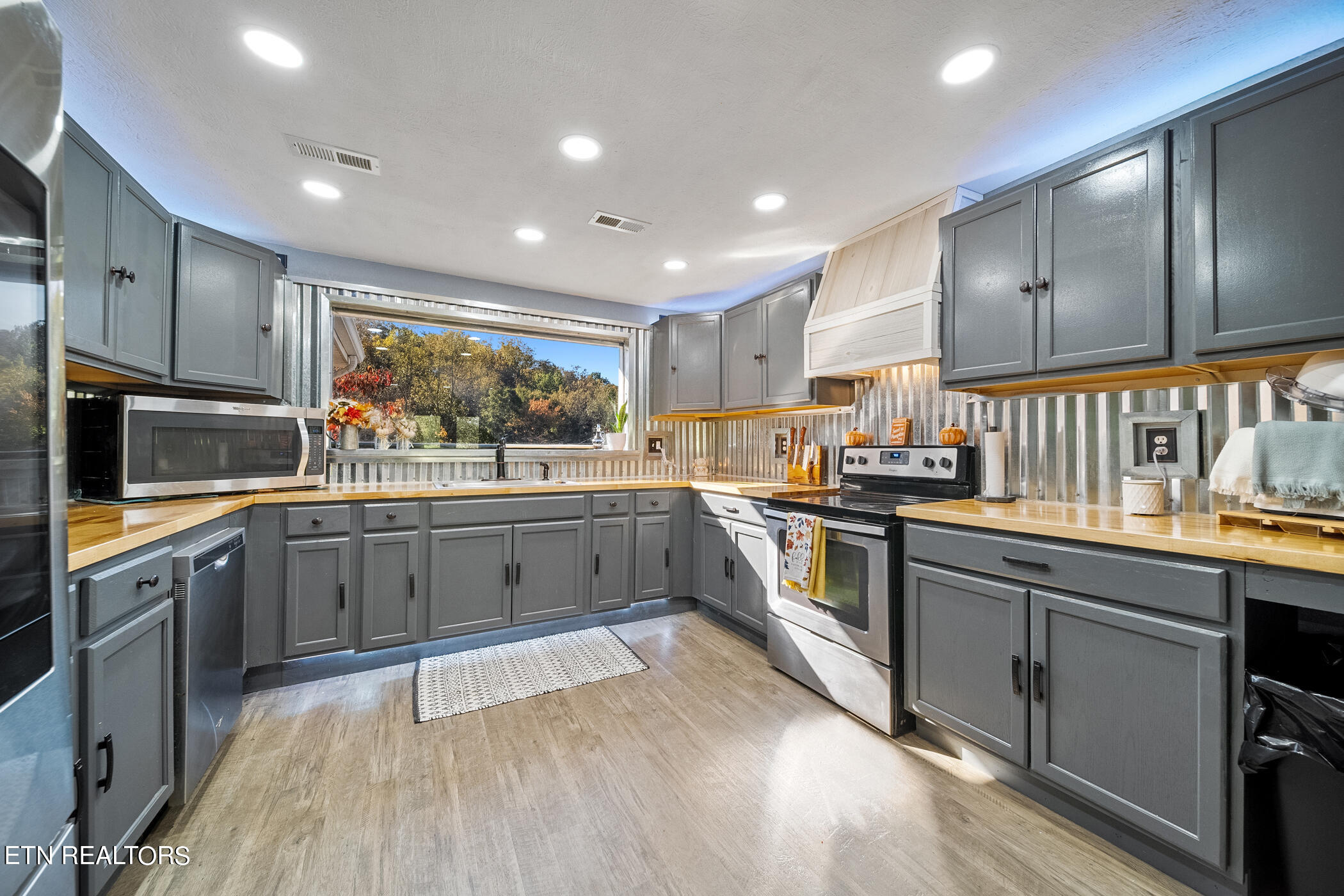 257 N Dark Hollow Rd