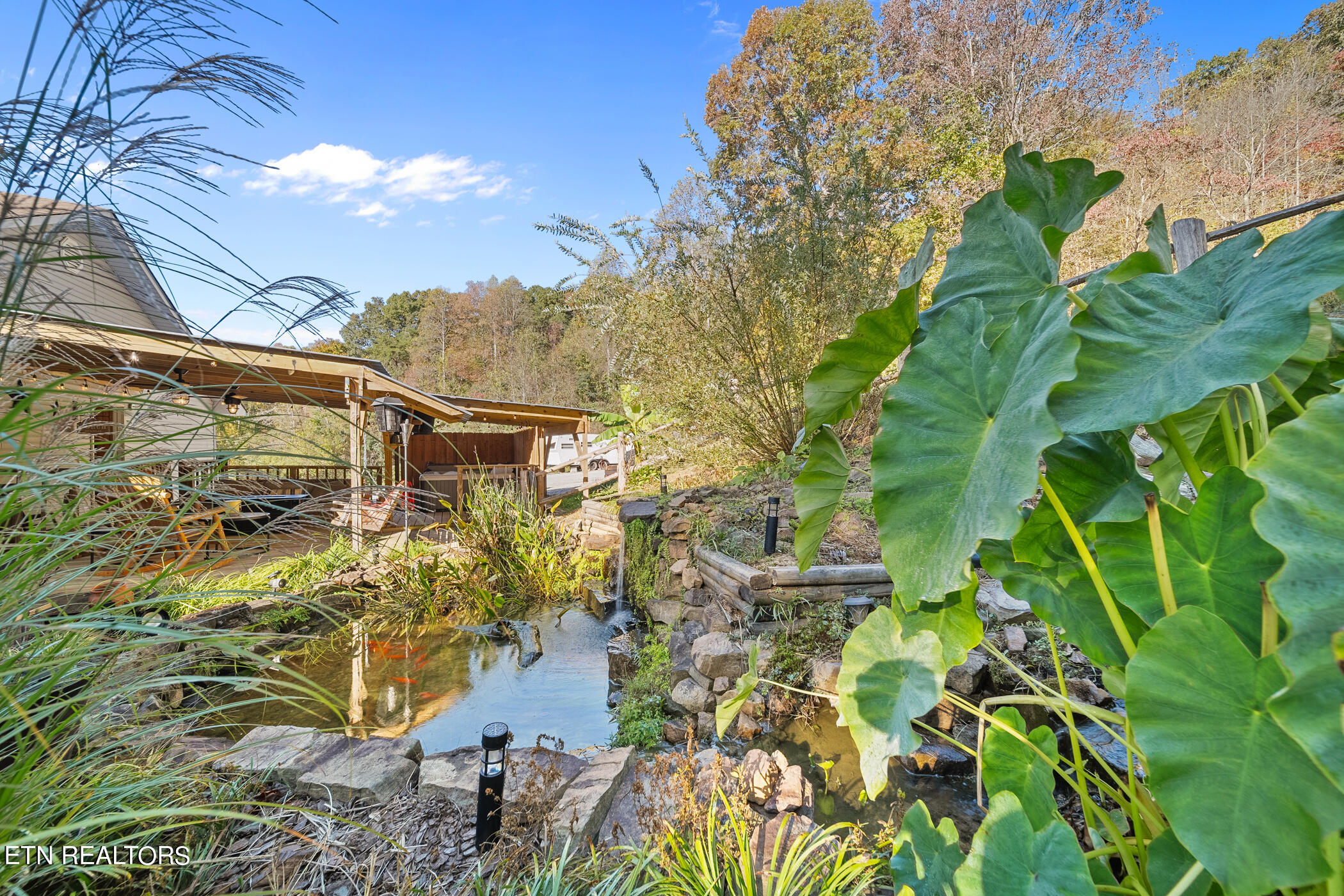 257 N Dark Hollow Rd