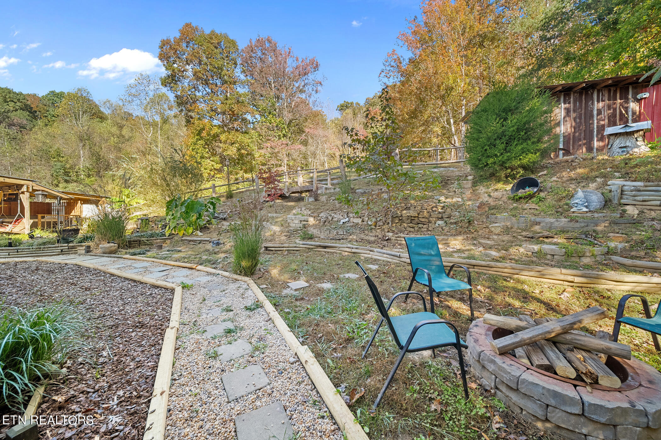 257 N Dark Hollow Rd