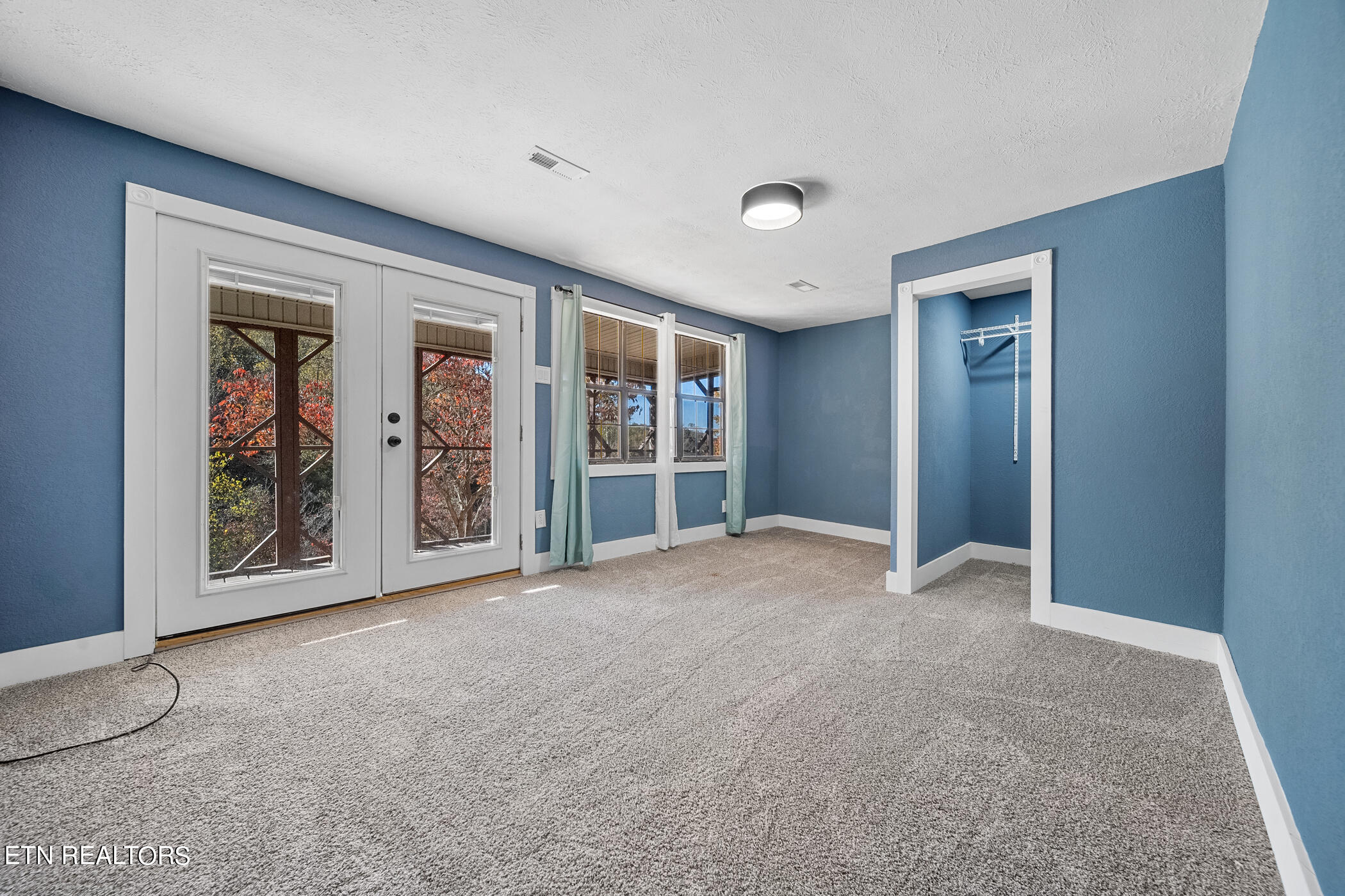 257 N Dark Hollow Rd