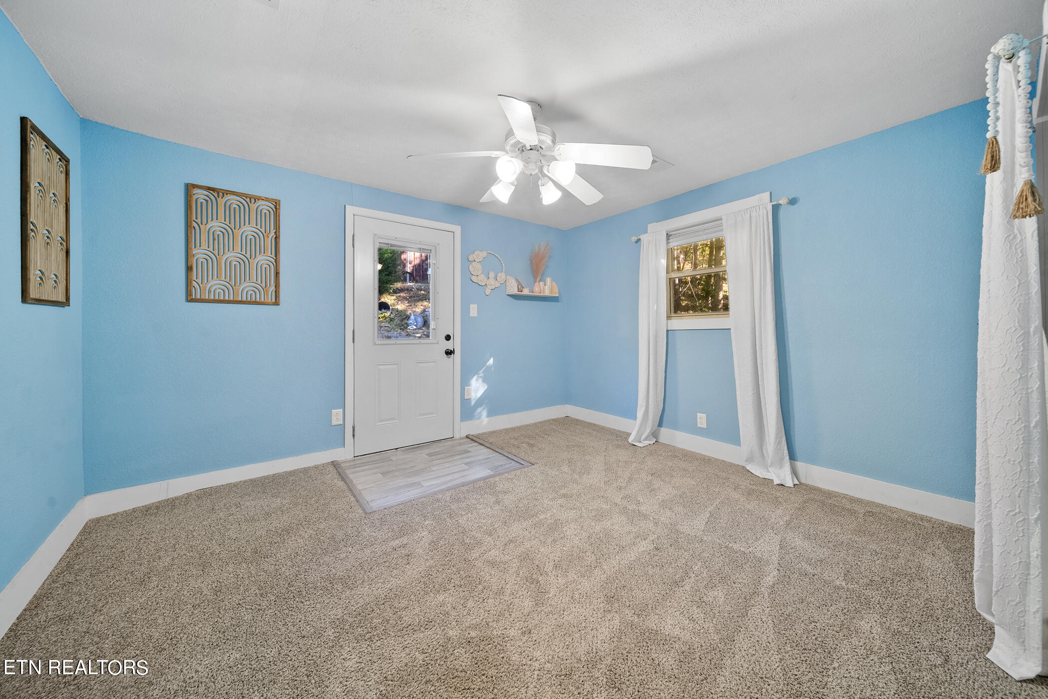257 N Dark Hollow Rd