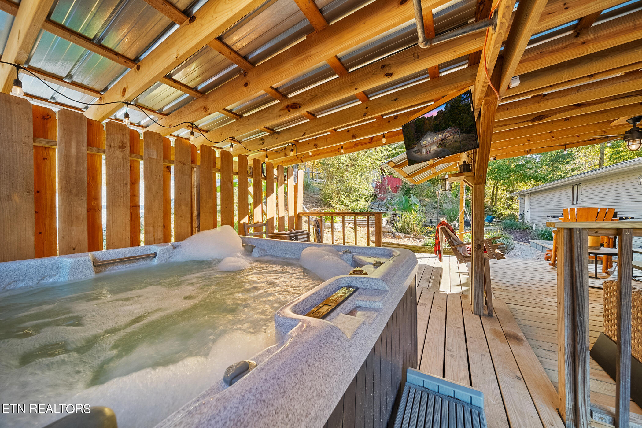 257 N Dark Hollow Rd