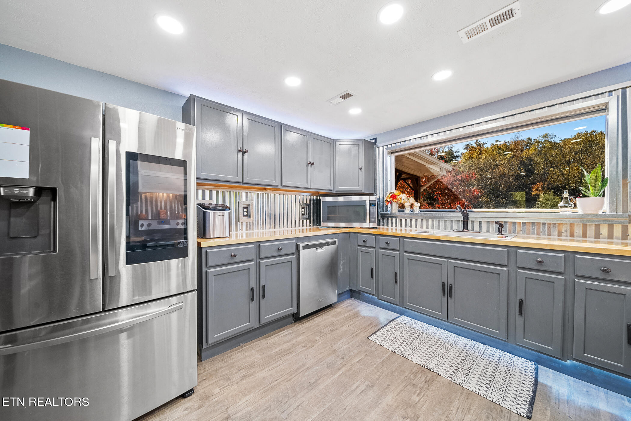 257 N Dark Hollow Rd