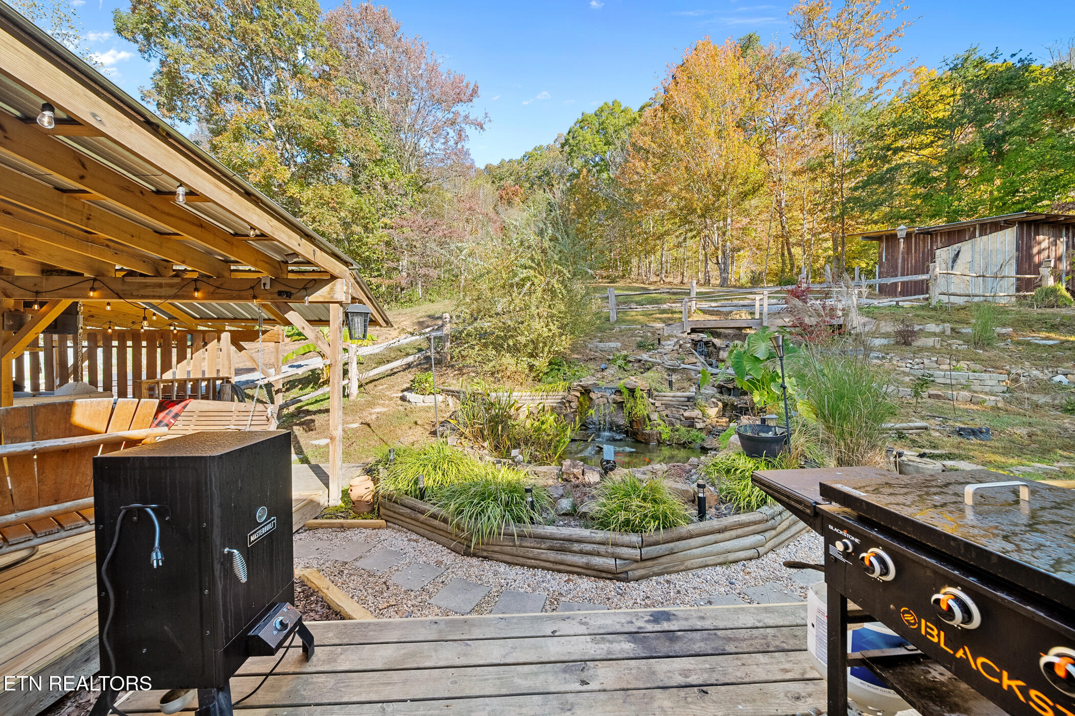 257 N Dark Hollow Rd