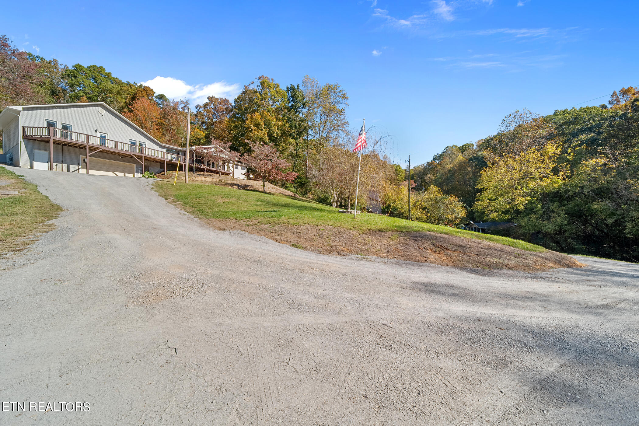 257 N Dark Hollow Rd