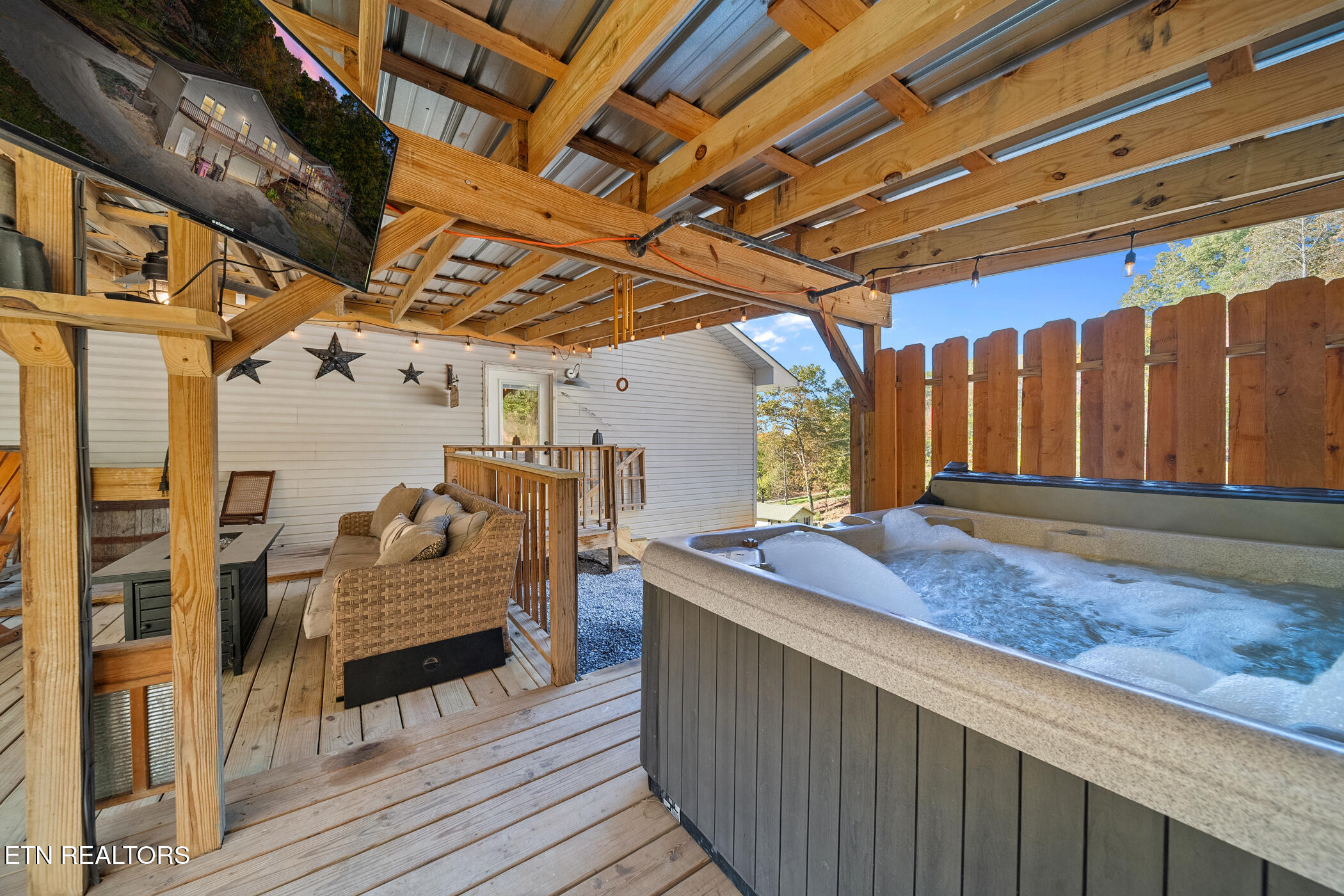 257 N Dark Hollow Rd