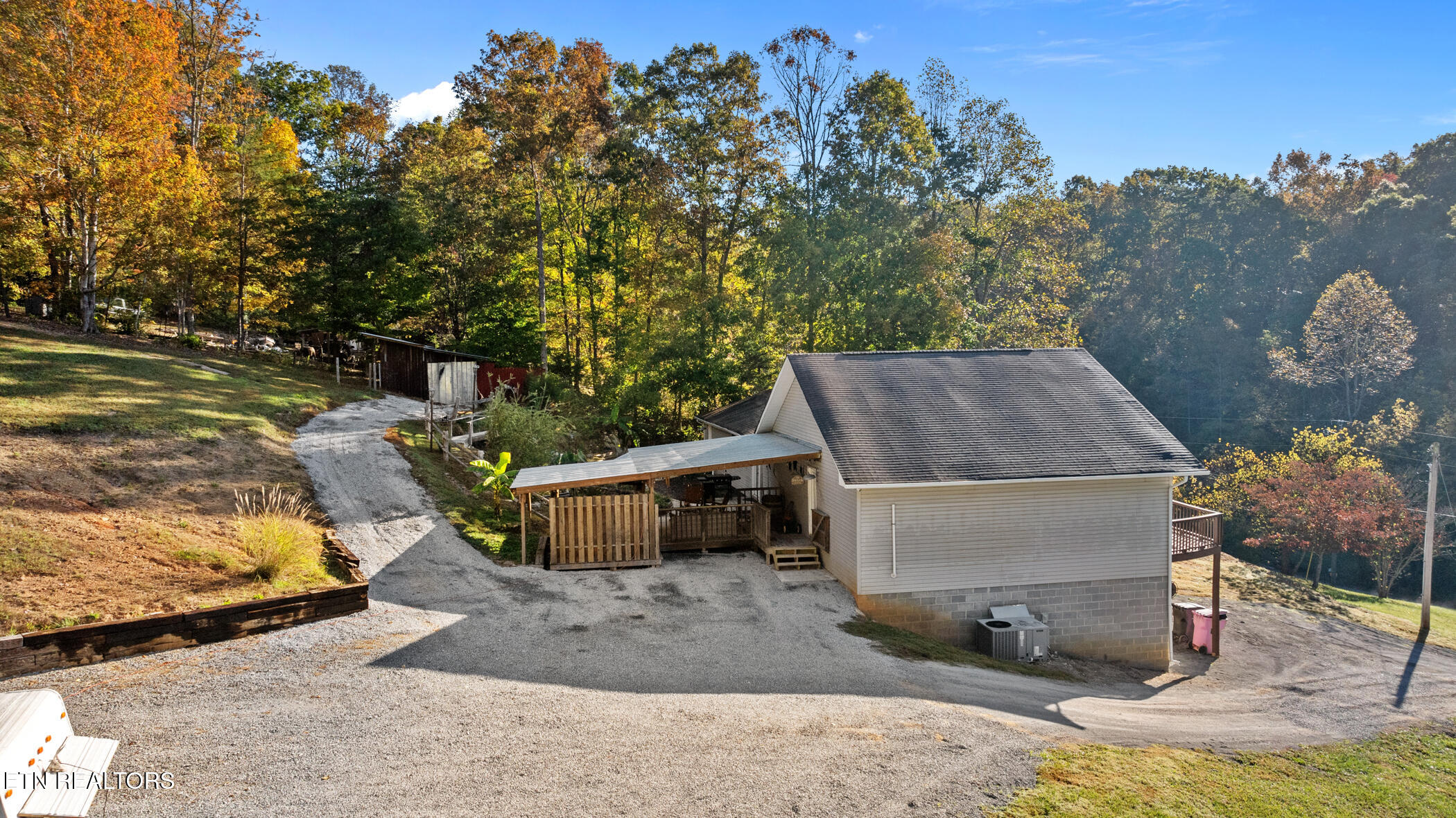 257 N Dark Hollow Rd