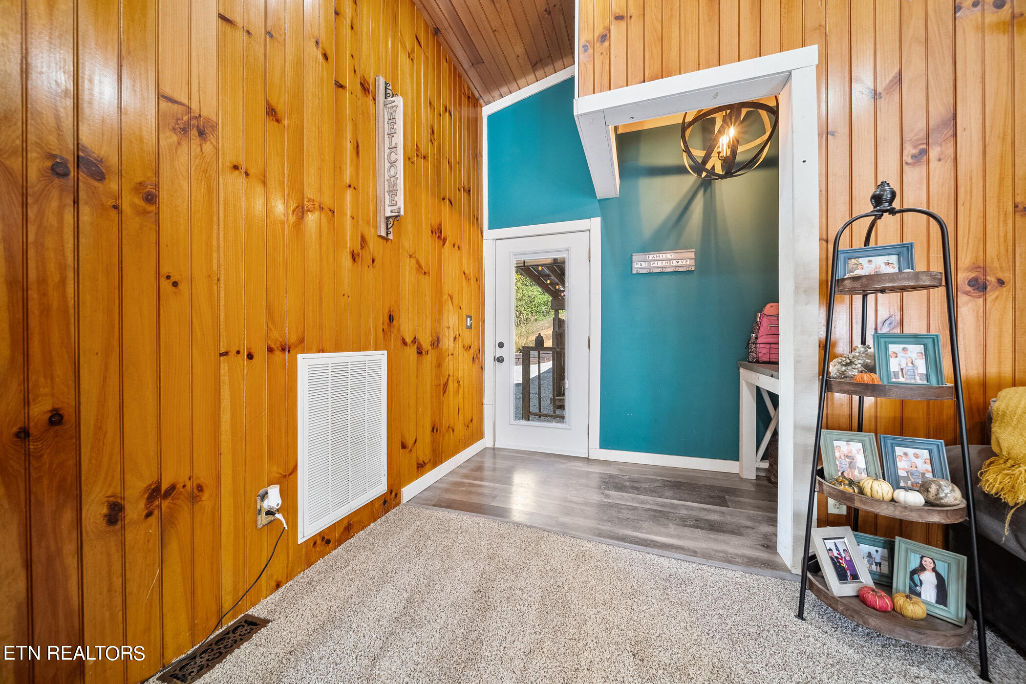 257 N Dark Hollow Rd