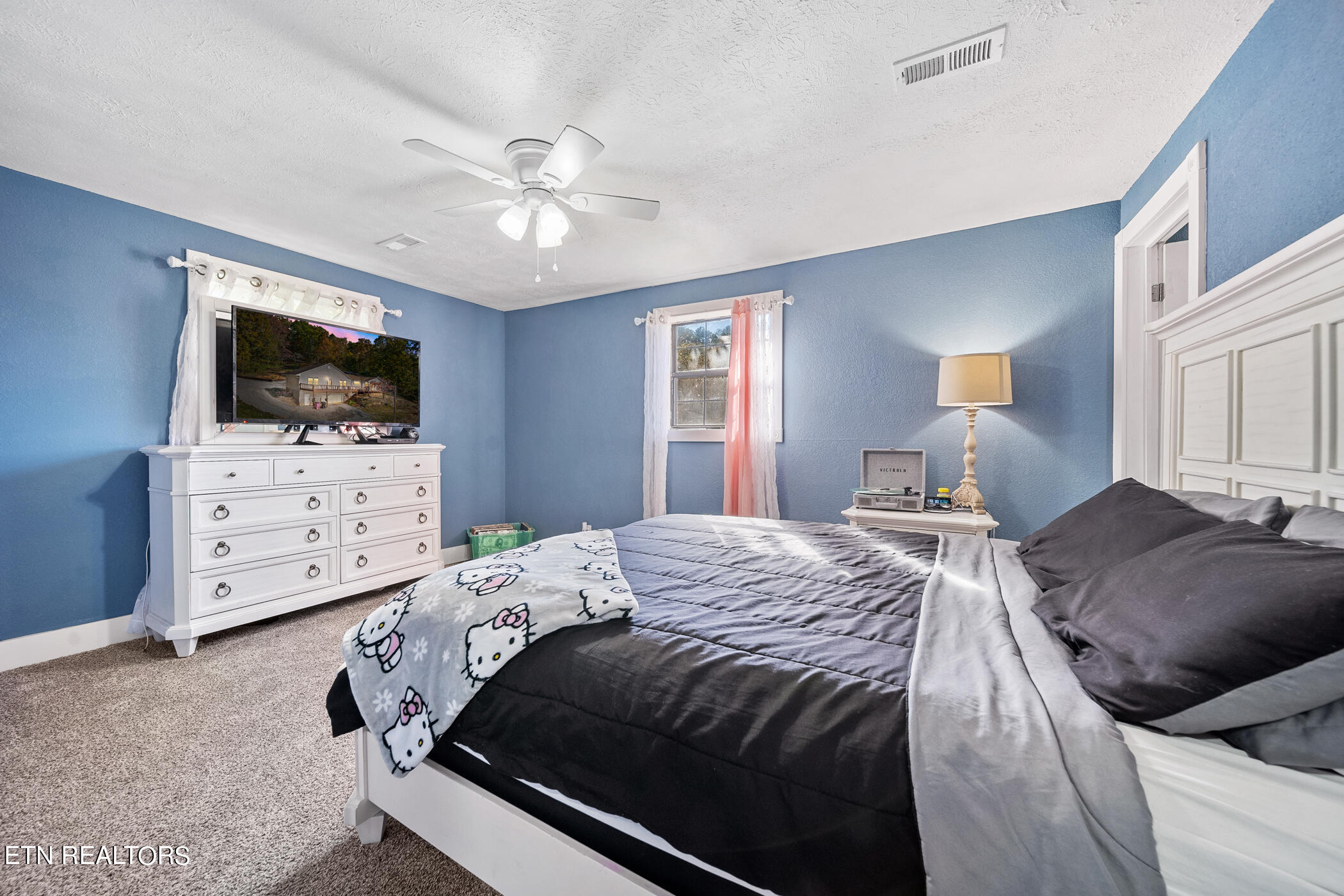 257 N Dark Hollow Rd