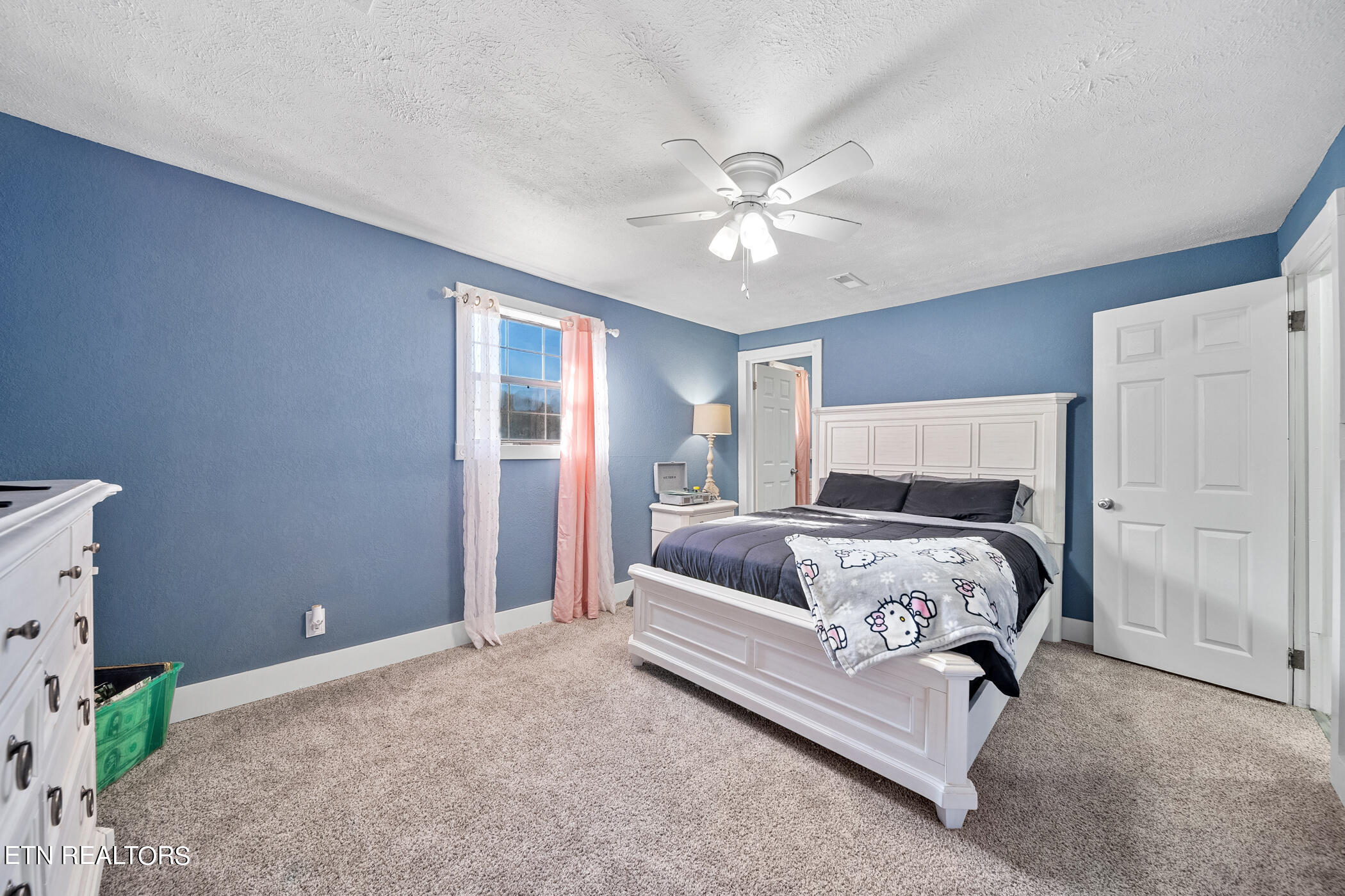 257 N Dark Hollow Rd