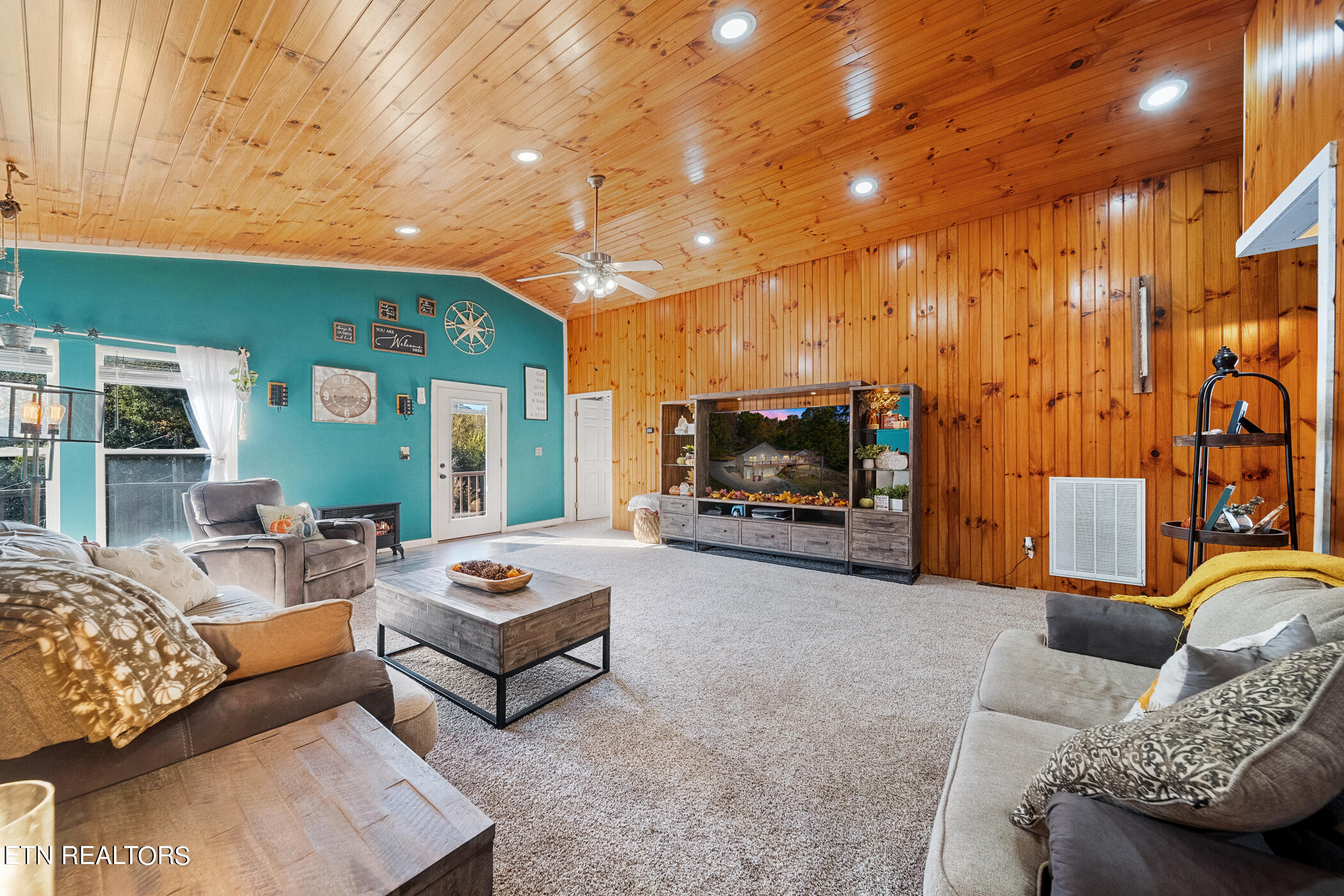 257 N Dark Hollow Rd