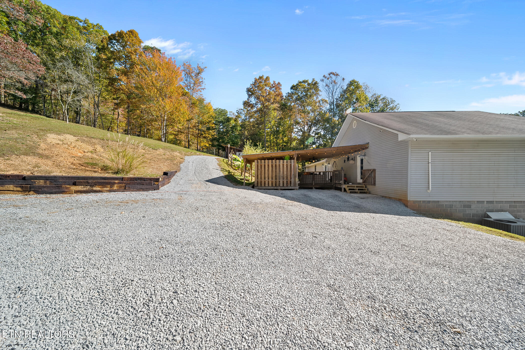 257 N Dark Hollow Rd