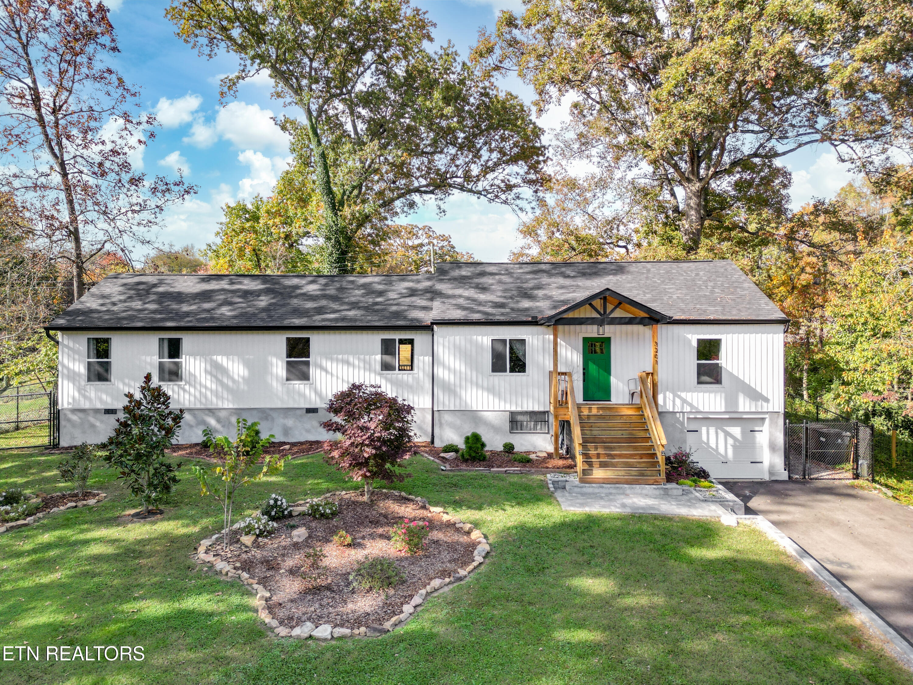 3201 Kenilworth Lane