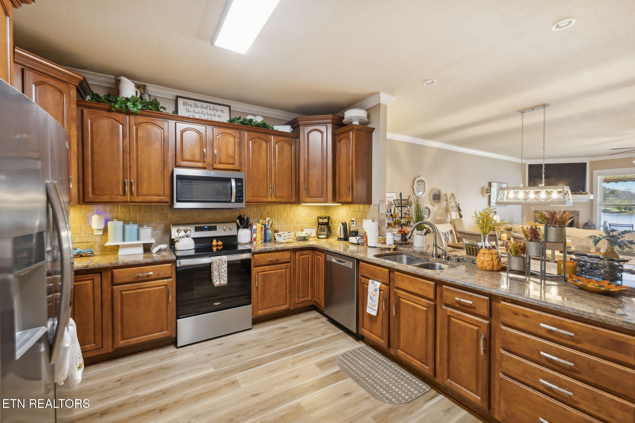 3812 Lake Pointe Drive
