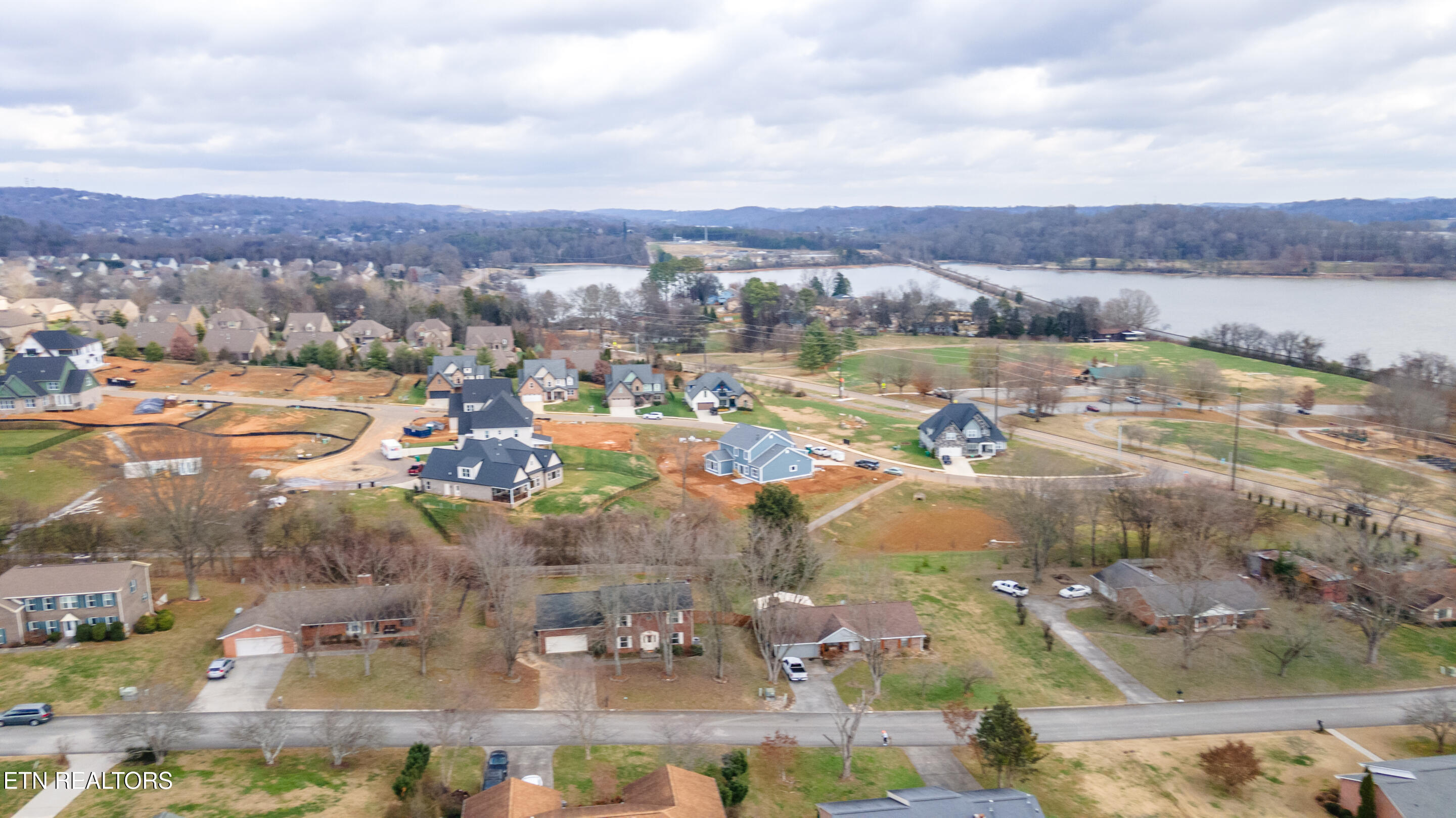 817 Spinnaker Rd