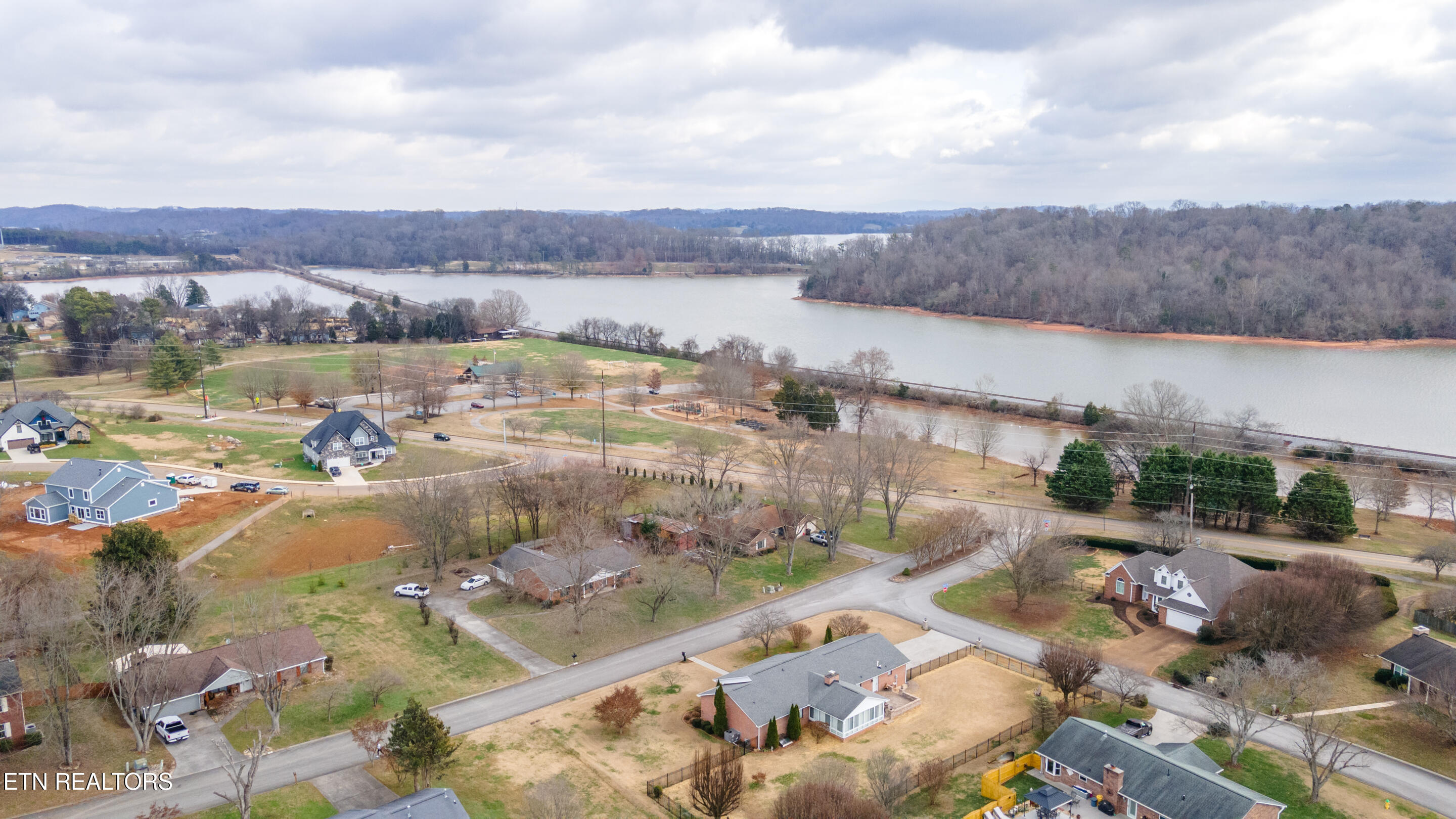 817 Spinnaker Rd
