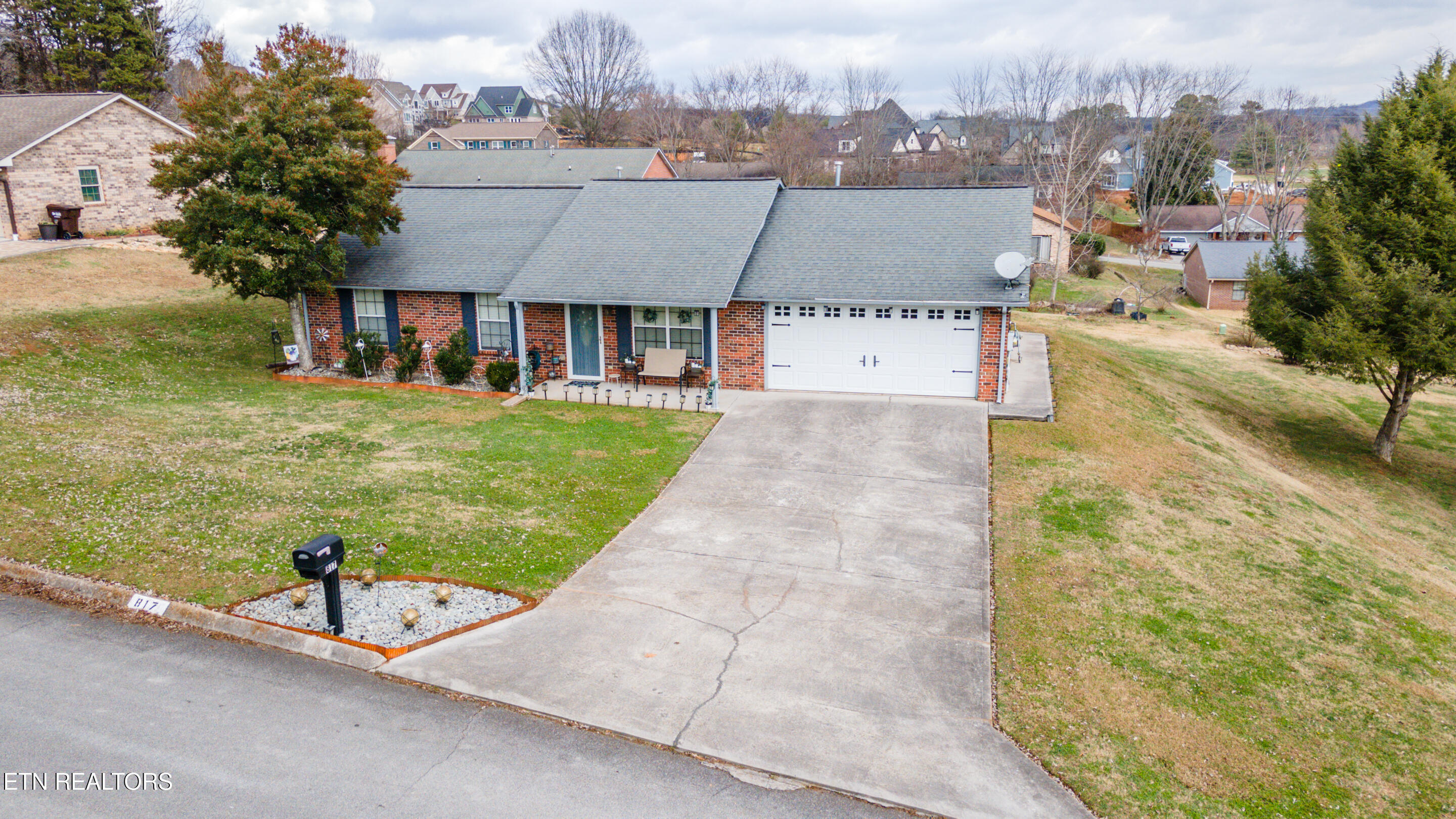 817 Spinnaker Rd