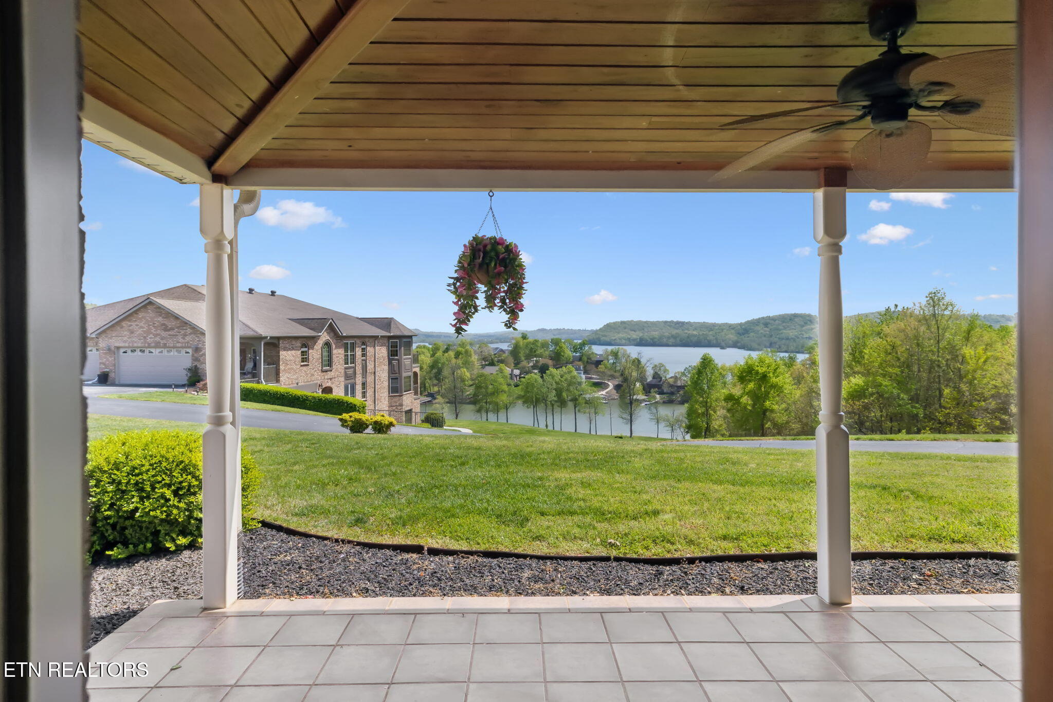 2614 Grand Vw Court