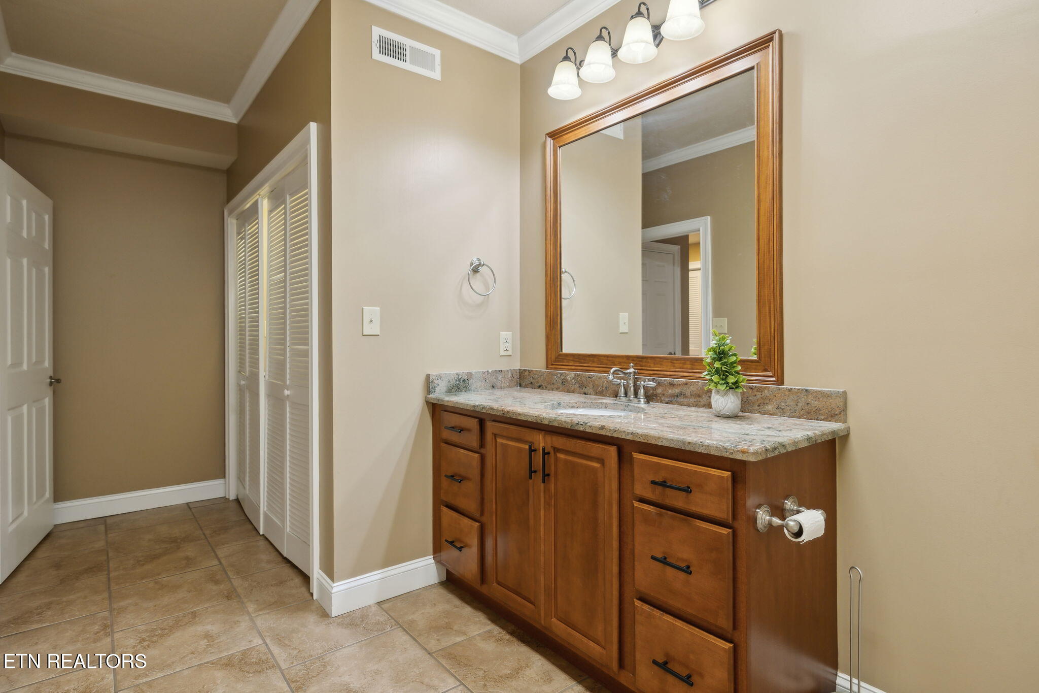 2614 Grand Vw Court