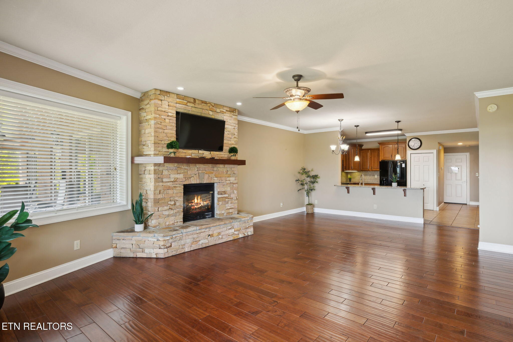 2614 Grand Vw Court
