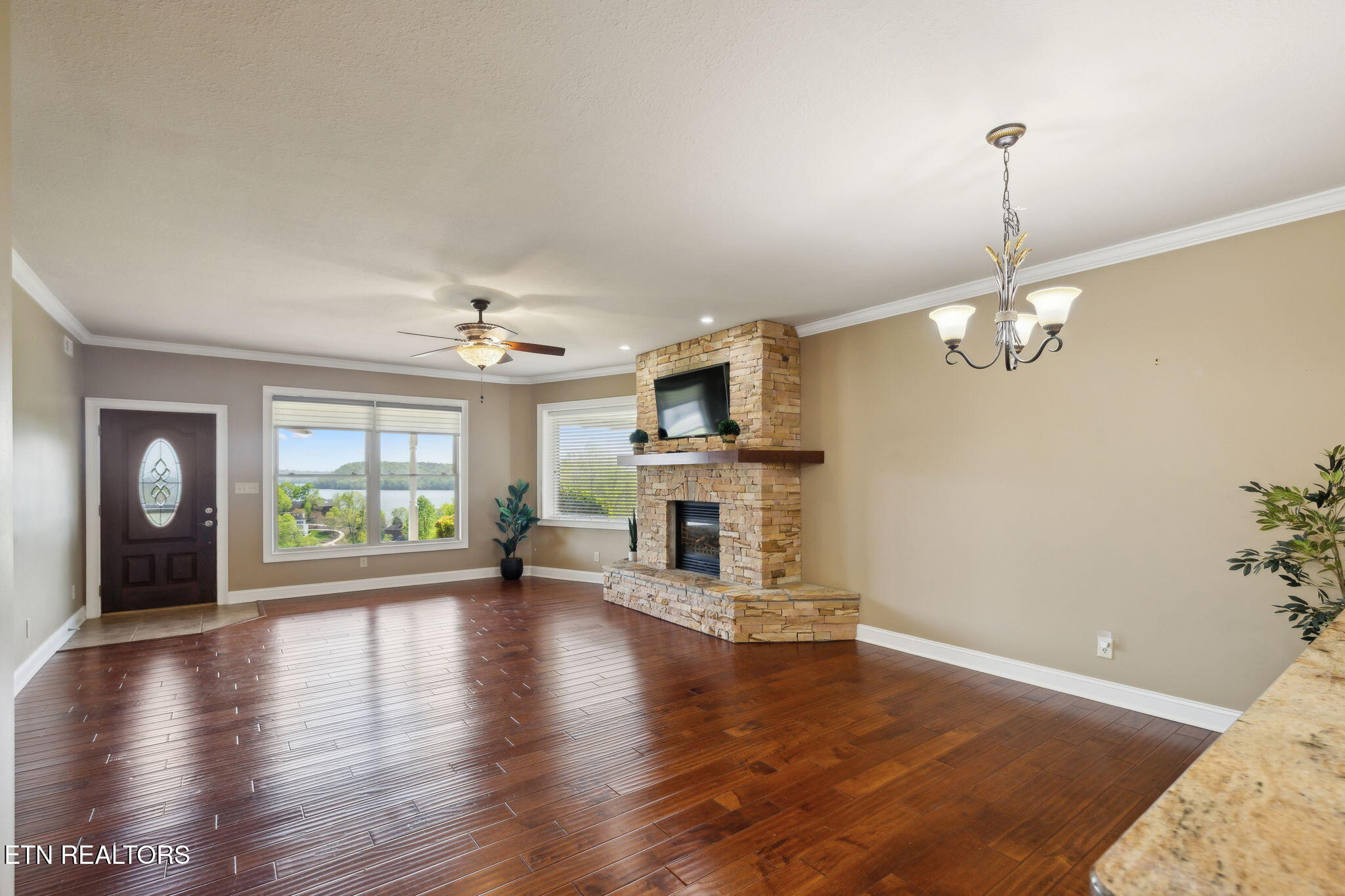 2614 Grand Vw Court