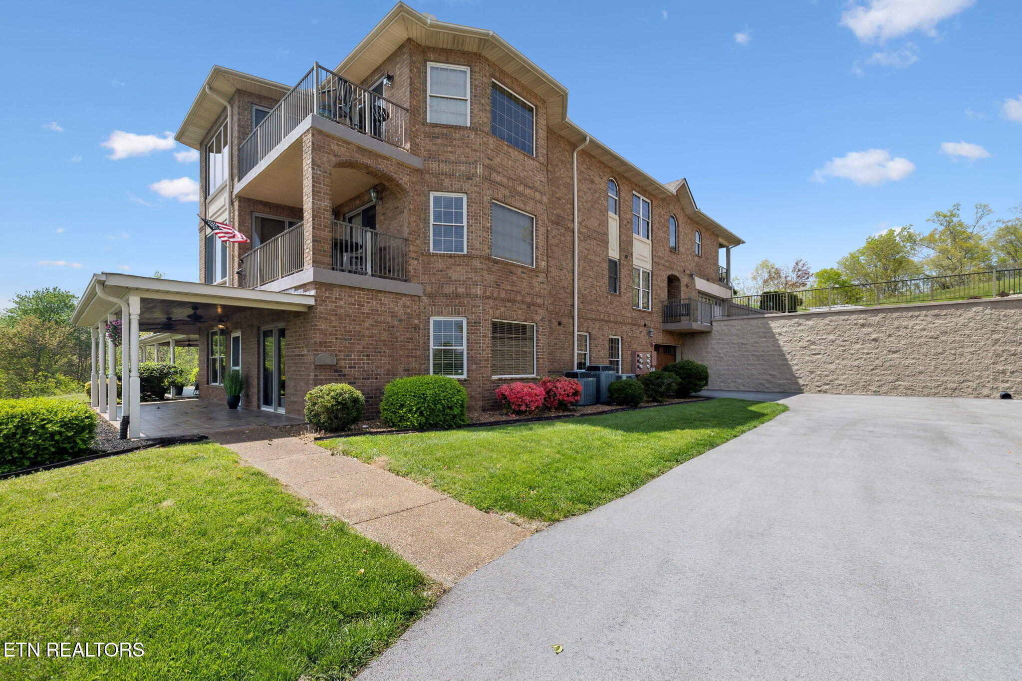 2614 Grand Vw Court