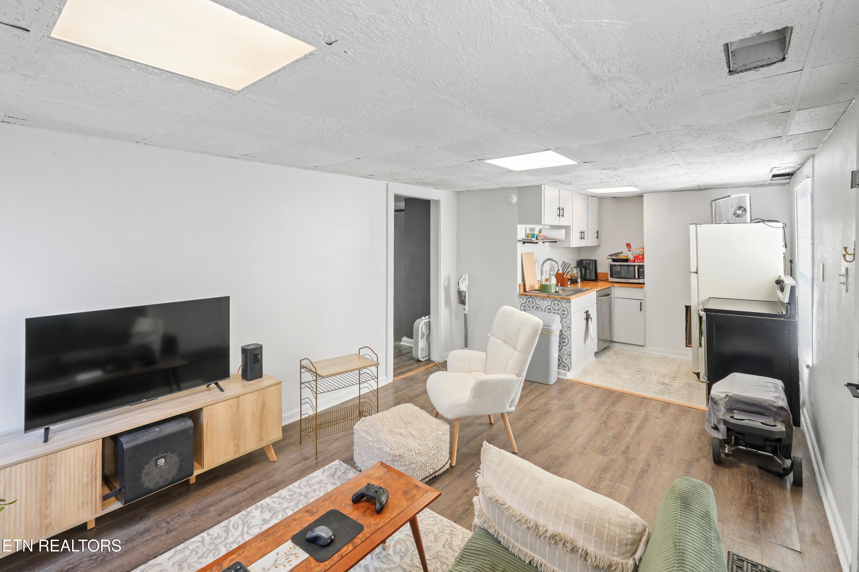 3720 Cate Ave