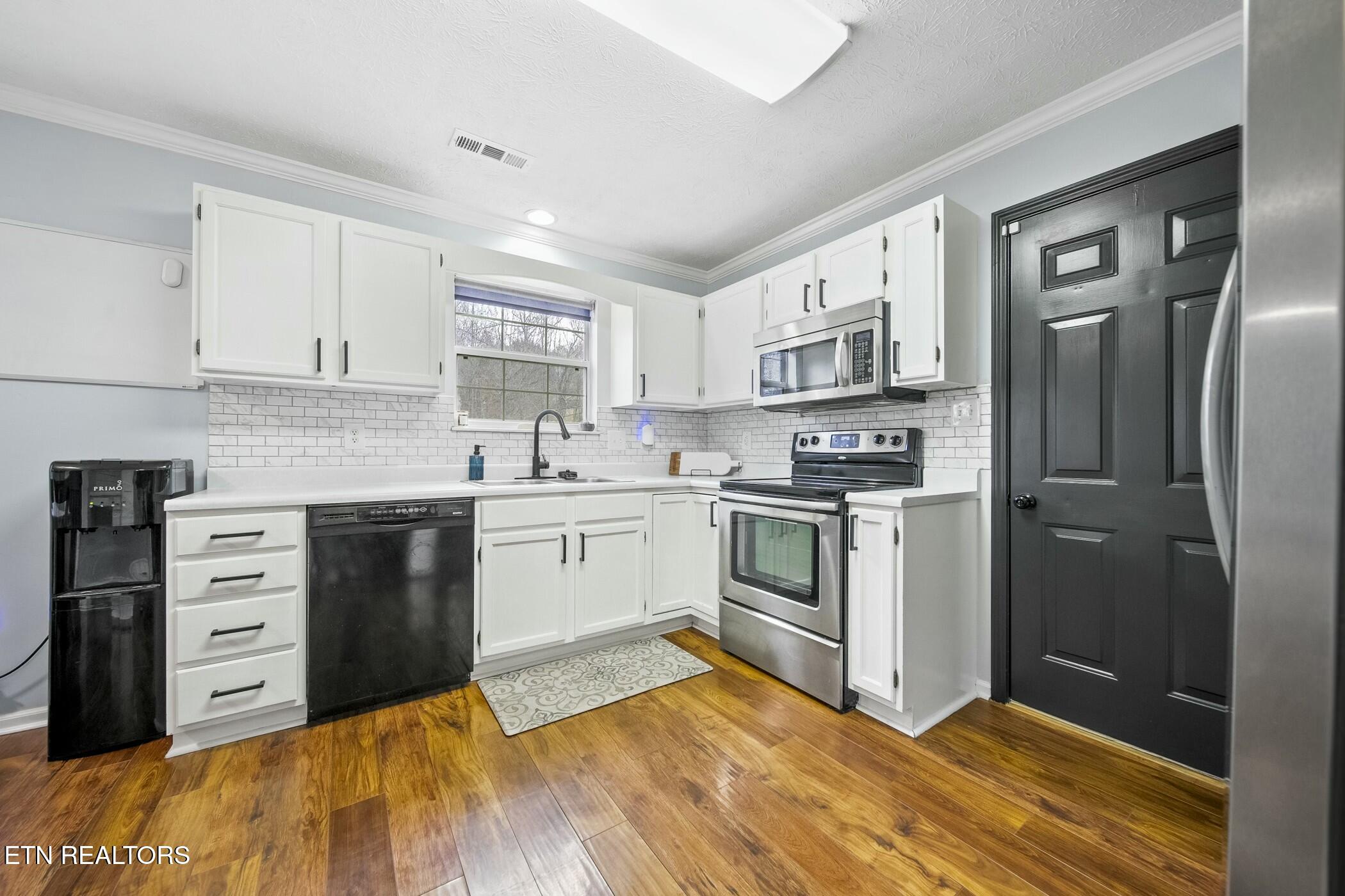 8206 Jack Russell Court