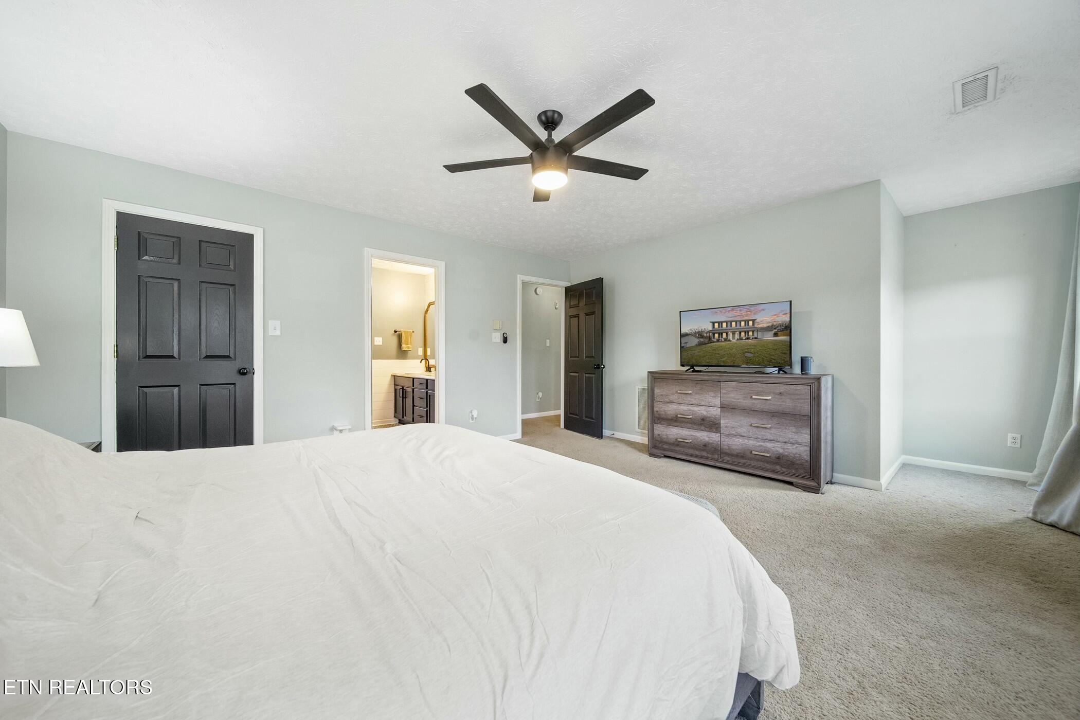 8206 Jack Russell Court