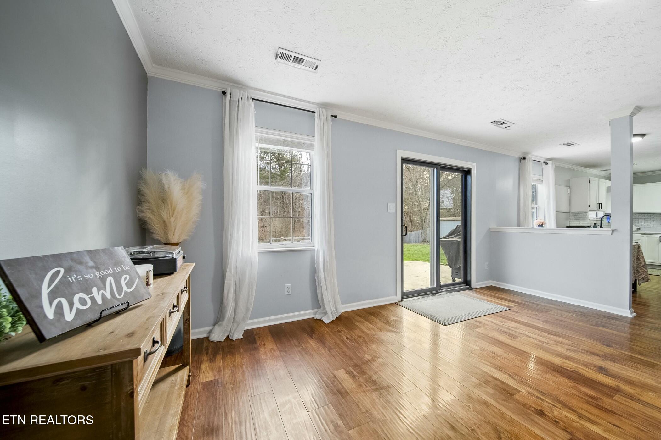 8206 Jack Russell Court