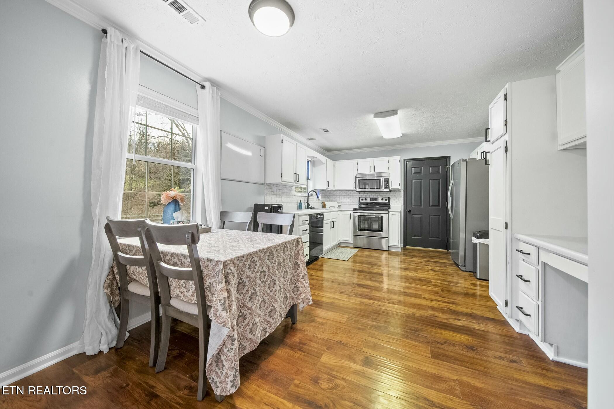 8206 Jack Russell Court