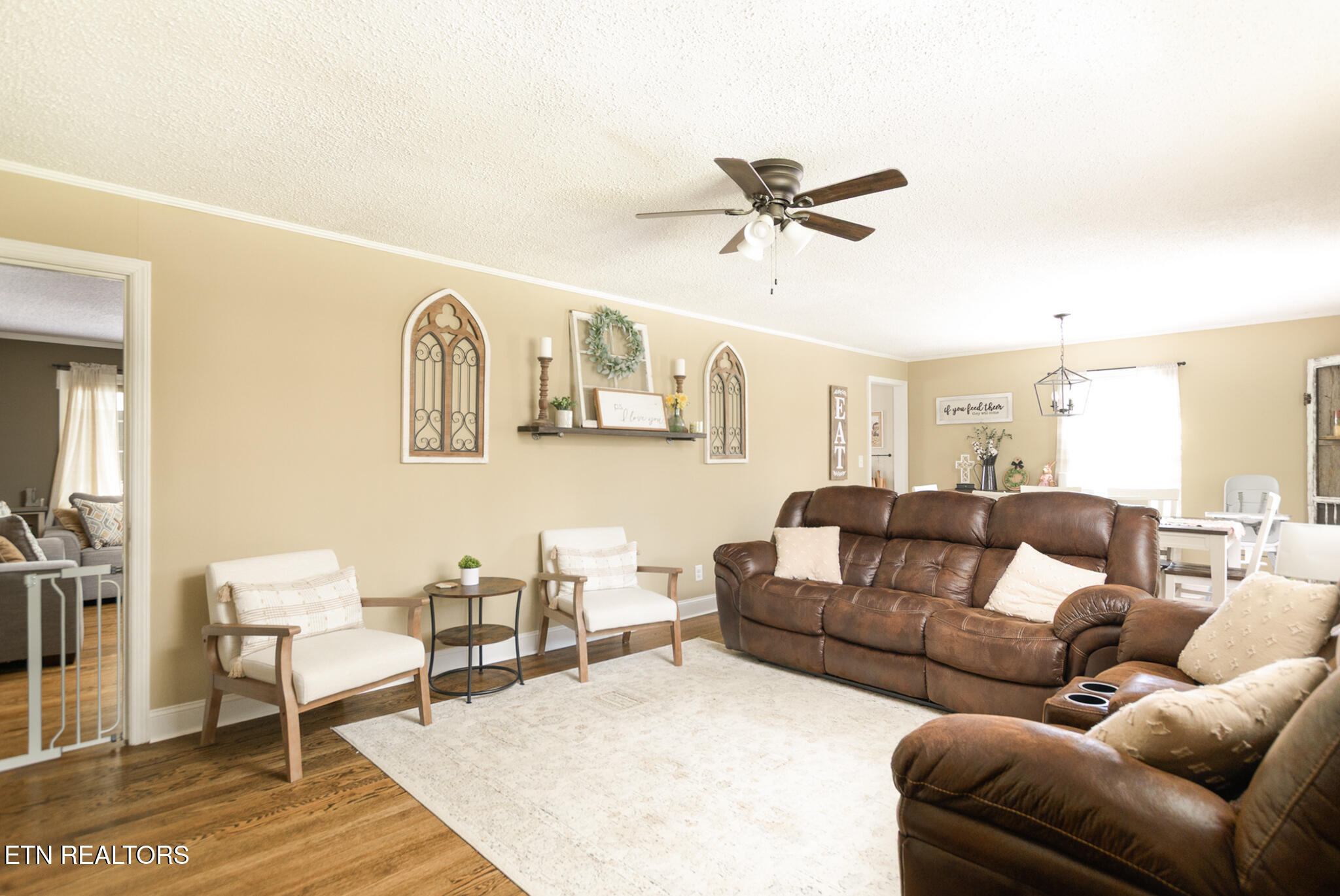 2906 Shady Lane