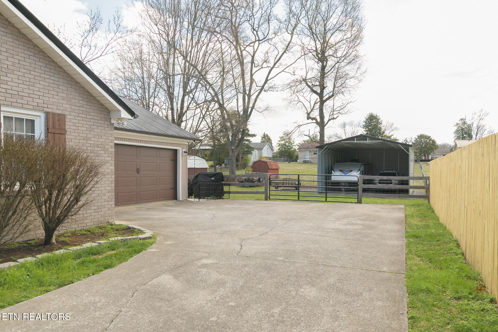2906 Shady Lane