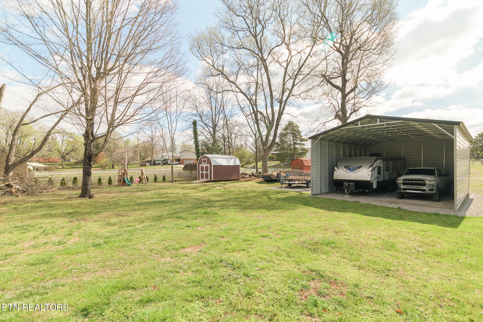 2906 Shady Lane