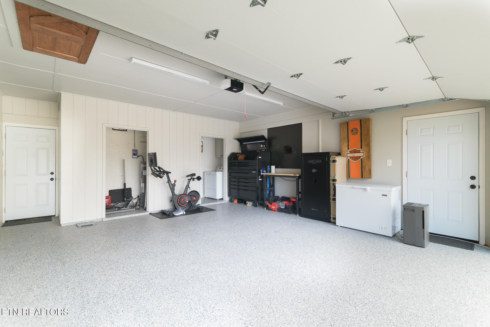 2906 Shady Lane