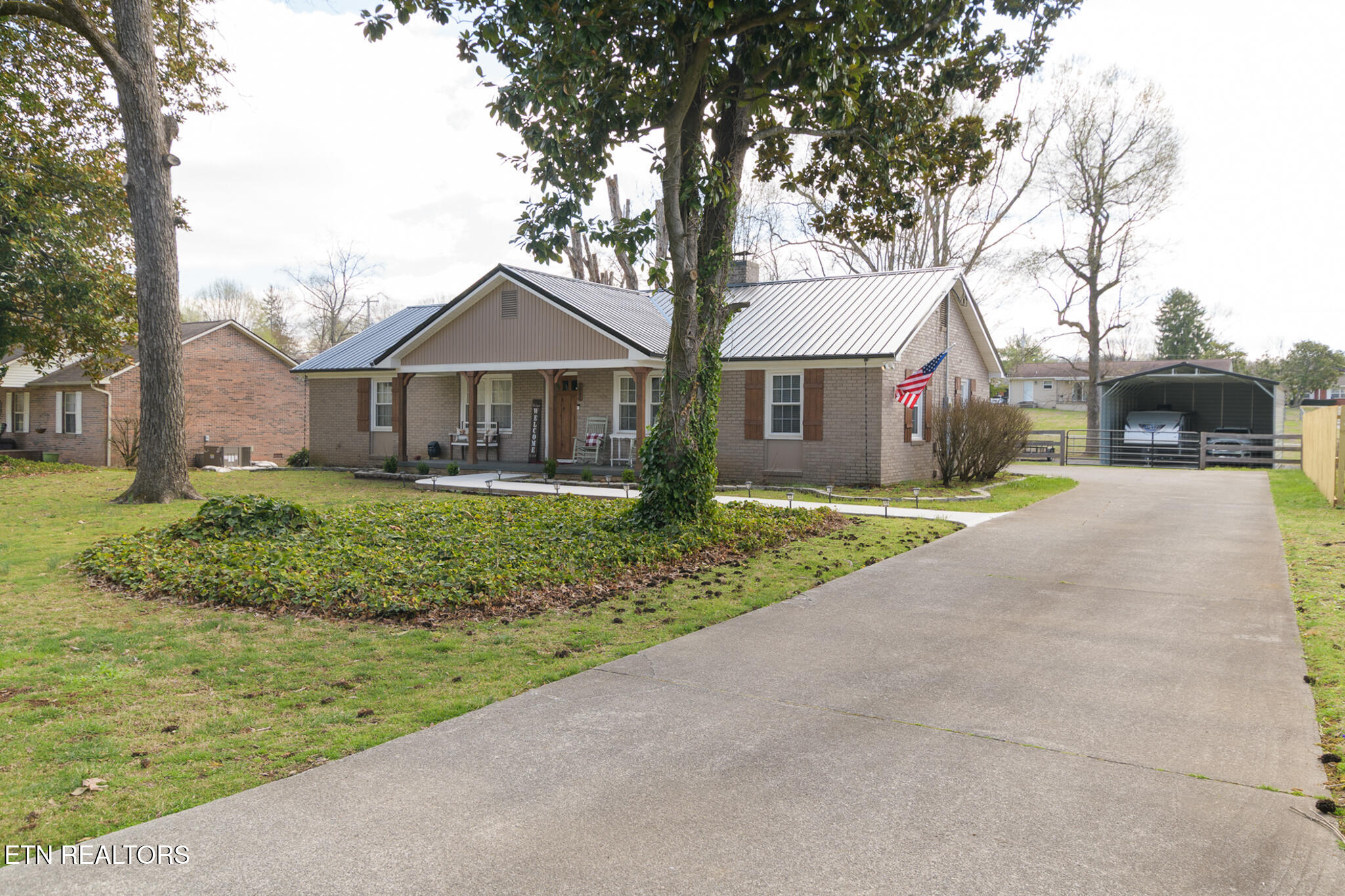 2906 Shady Lane