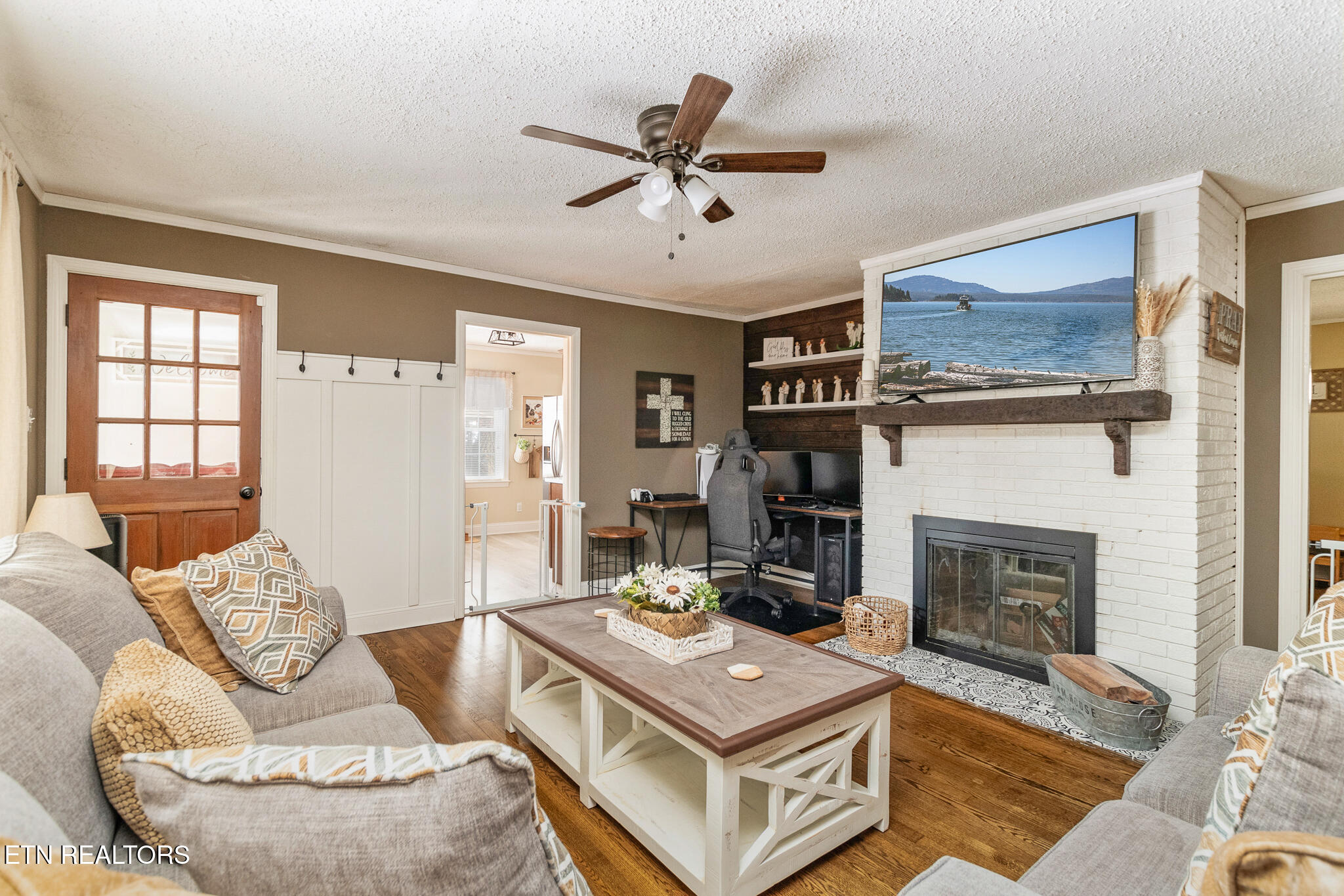 2906 Shady Lane