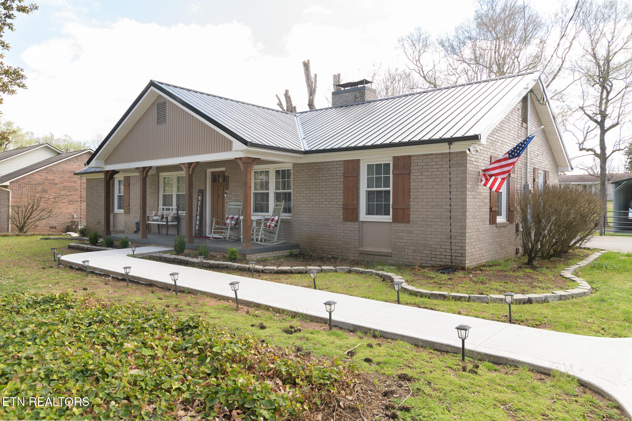2906 Shady Lane